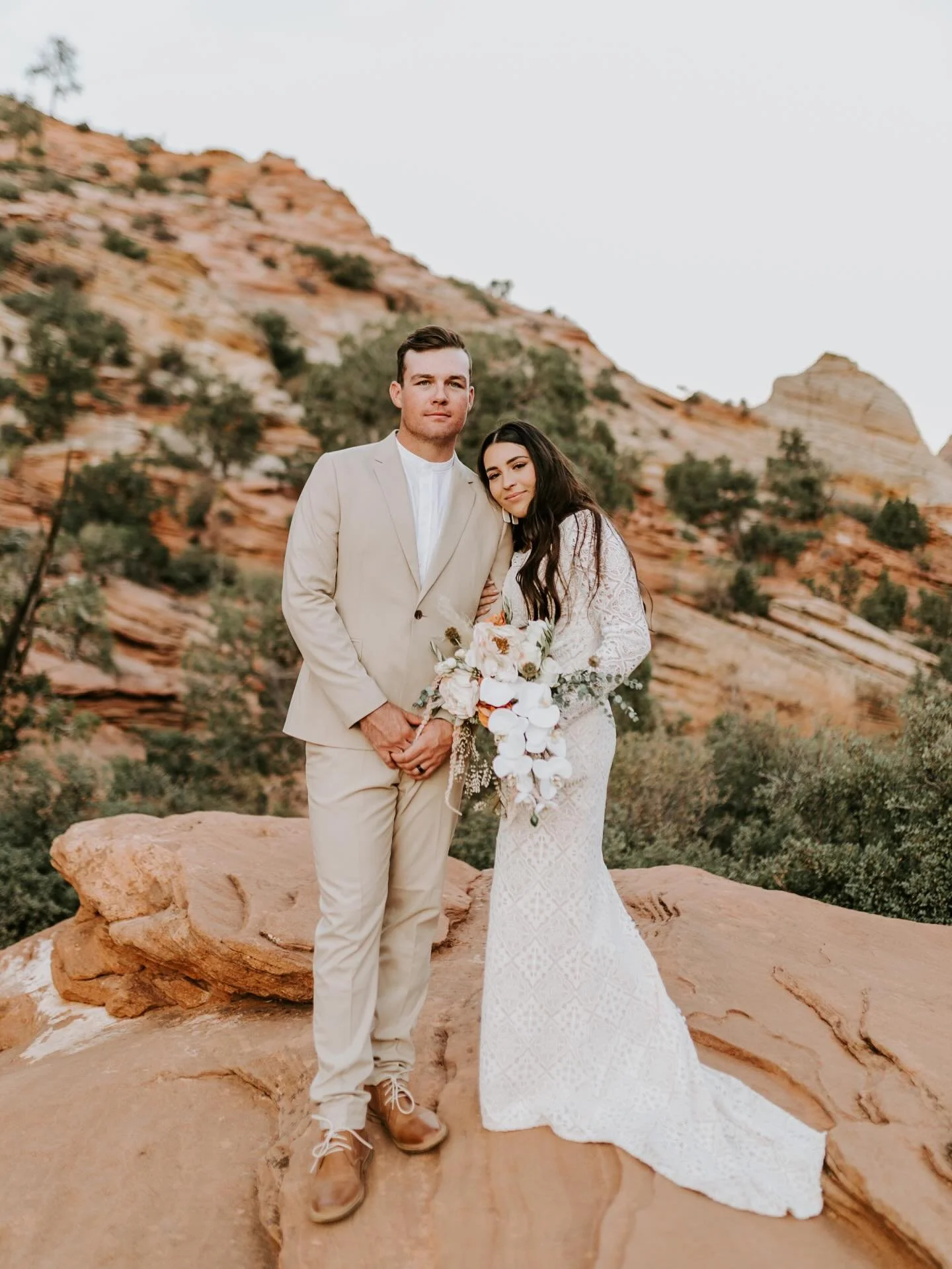Let&rsquo;s go to Zion📸💍💒👰🏻&zwj;♀️🎉

#zionnationalpark #zion #utahphotography #utahphotographer #zionweddingphotographer