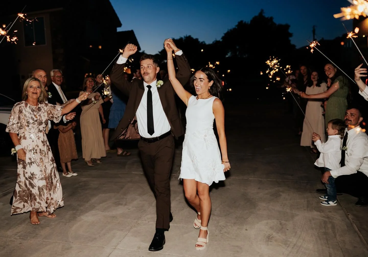 Pt. 2✨🎇🎉📸🙌🏼

#weddingday #sparklerexit #utahweddingphotographer #utahweddings #utahphotographer