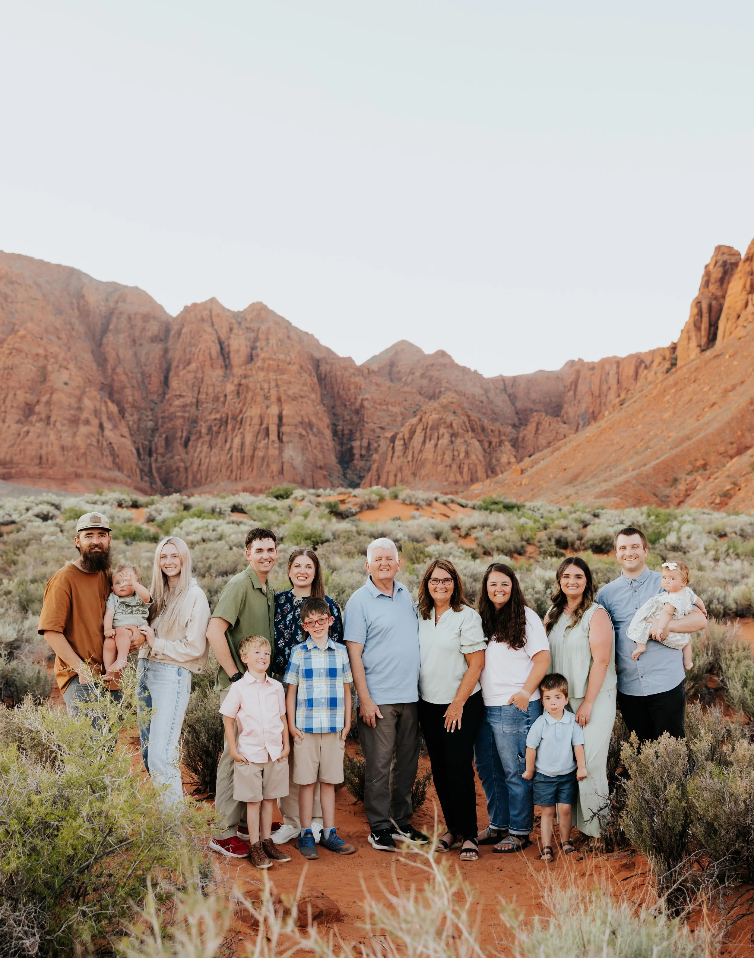 The gorgeous Peart Family😍🎉☀️🏜️ So happy I got to hang with this crew on their vacation down south! 

#familyphotoshoot #utahphotographer #utahfamilyphotography #utahfamilyphotographer #family