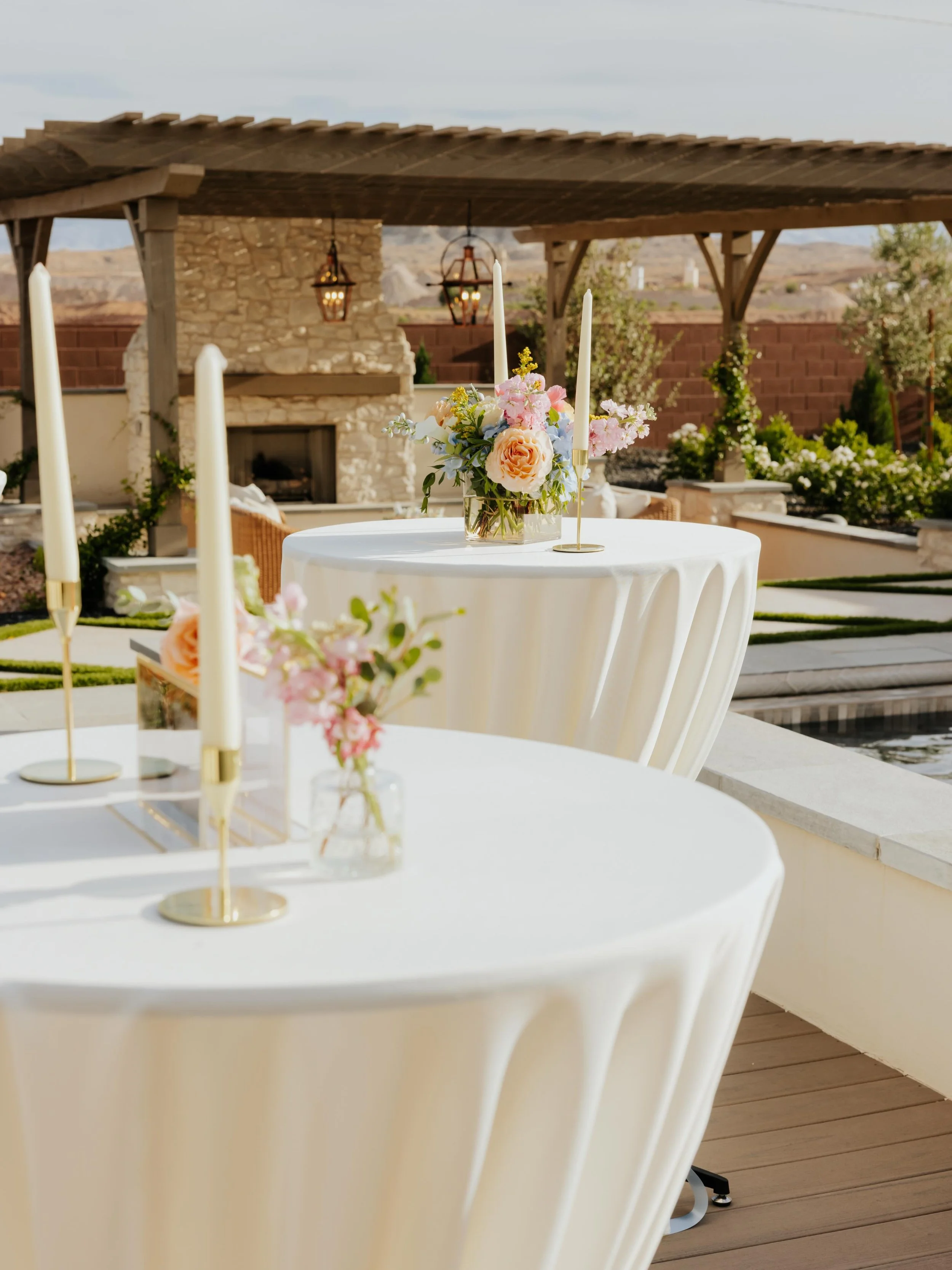 Golden light, spring blooms, and a backyard turned into pure magic🥂✨💍🌸

Videography: @courtniephotofilm @courtneysnow_videography

#weddingday #weddingphotographer #utahphotographer #utahweddingphotographer #utahbride