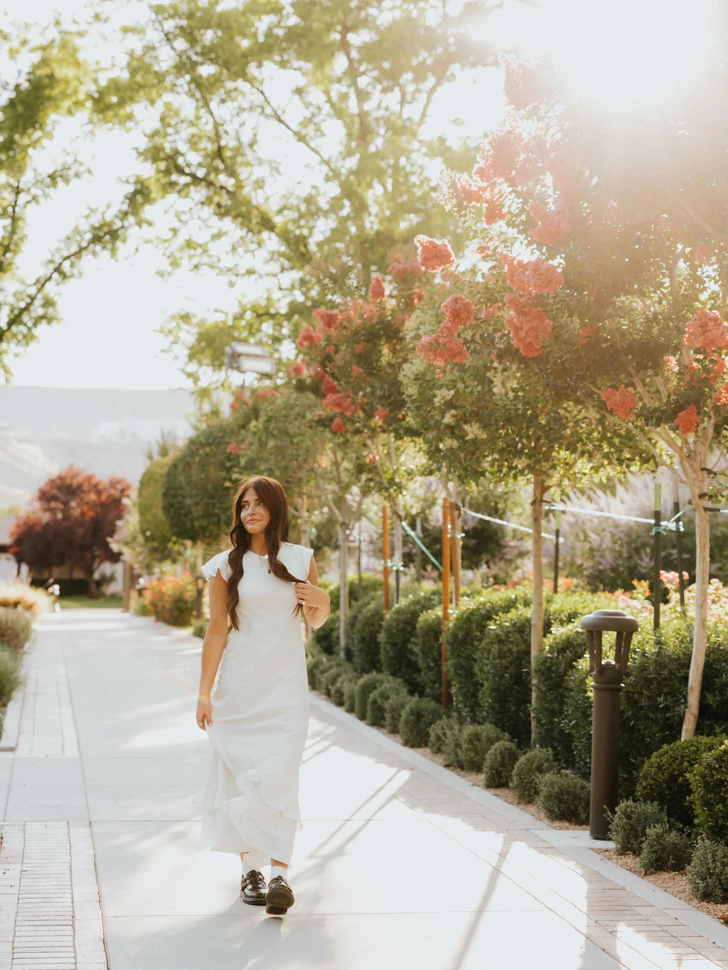 Summer blooms for this baptism session had our jaws dropping😍✨☀️🌸⛪️ 

#utahphotographer #utahphotography #utah #lds #stgeorgetemple