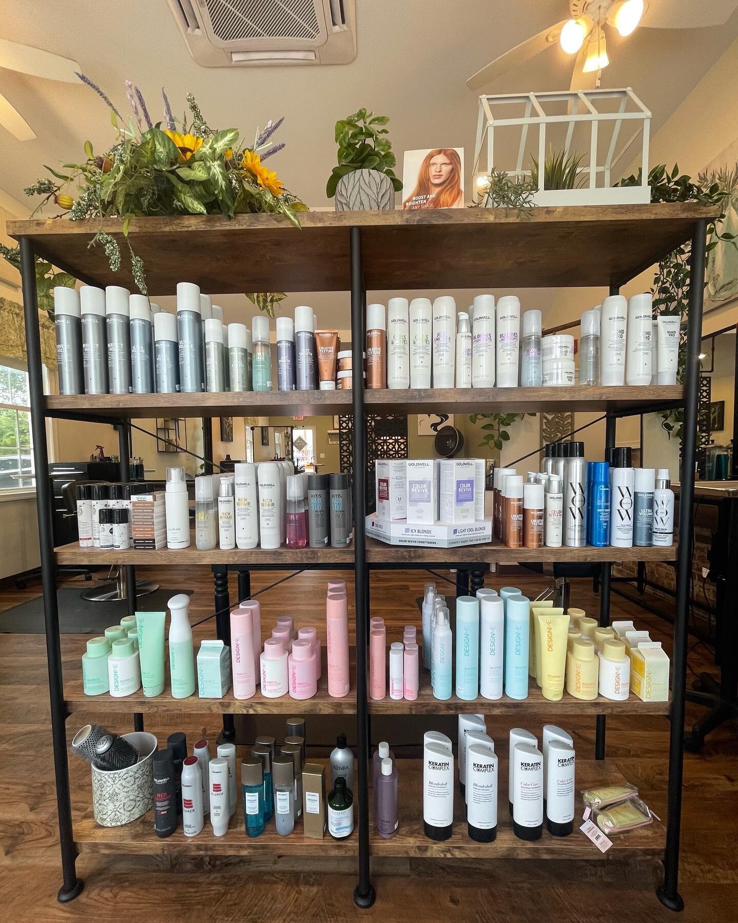 We are happy to introduce our Product Reward Program! ✨
Stop in and ask us how you can benefit from using our professional products.
