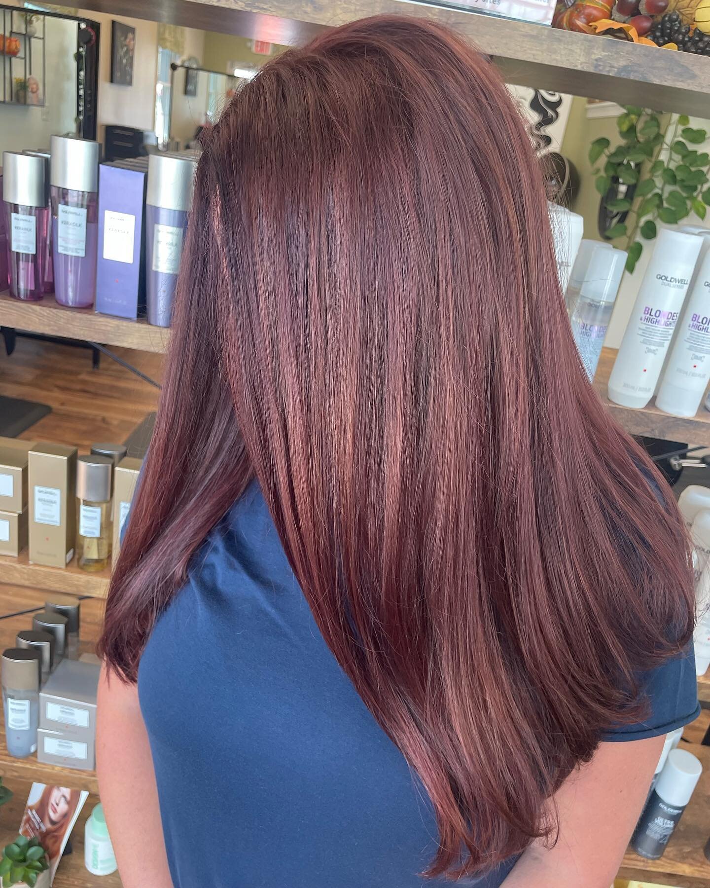 🍁Fall into Autumn 🍁
Styled with Goldwell&rsquo;s Just Smooth, Flat marvel 
And Kerasilk&rsquo;s Reconstruct Blowdry spray 

Hair by Ron May

Call us at 856.624.9140 to book your appointment. 

#goldwell #goldwellcolor #goldwellapprovedus #goldwellc