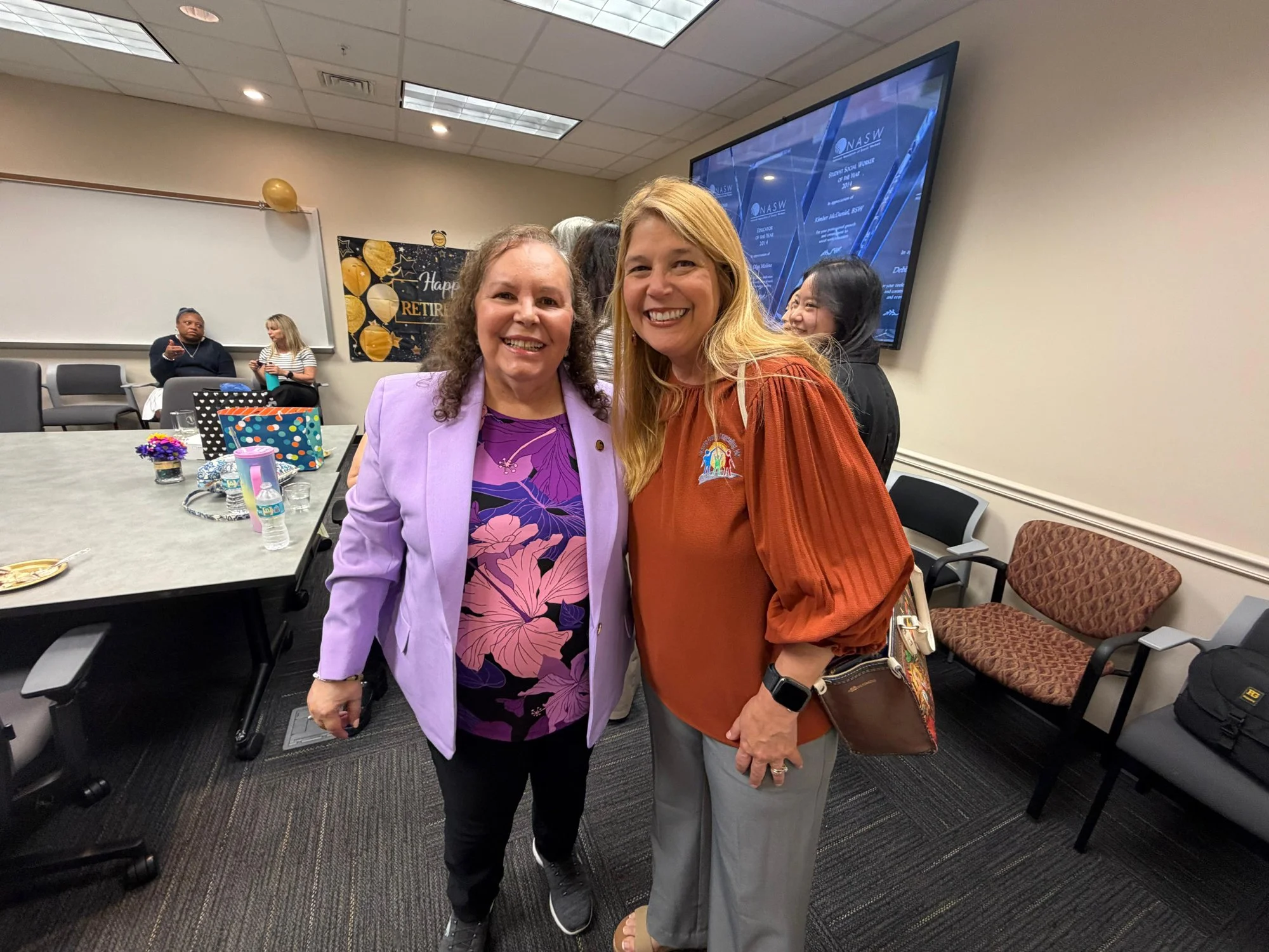 Nuestra fundadora y presidenta, la Dra. Denisse Centeno Lamas, en nombre de Hispanic Family Counseling Inc., felicitó a la Dra. Olga Molina por su jubilación de la Universidad Central de Florida (abril de 2026).