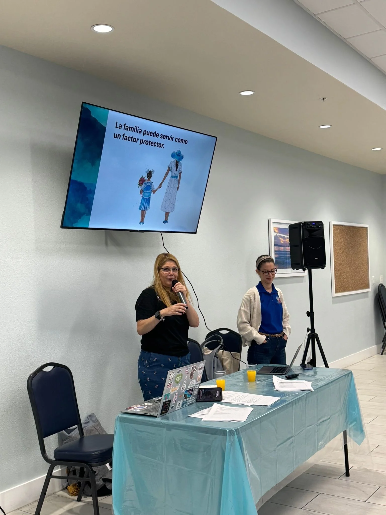 Our Founder & President, Denisse Centeno Lamas, and our Clinical Supervisor, Priscila Manzanet, offered the “Talking Saves Lives” training with the Humanitarian Medical Services' team and community (September 2025).