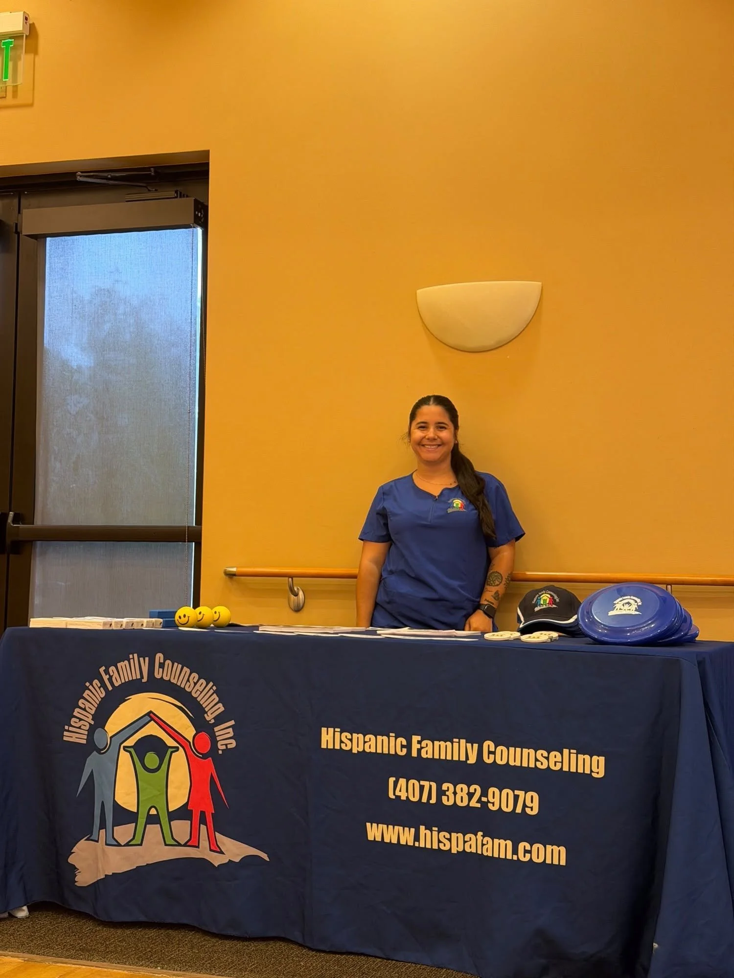 Our intern, Gabby Rivera Rodríguez, represented Hispanic Family Counseling Inc. at the 3rd Cumbre de Sueños Latinos 2026 (October 2026).