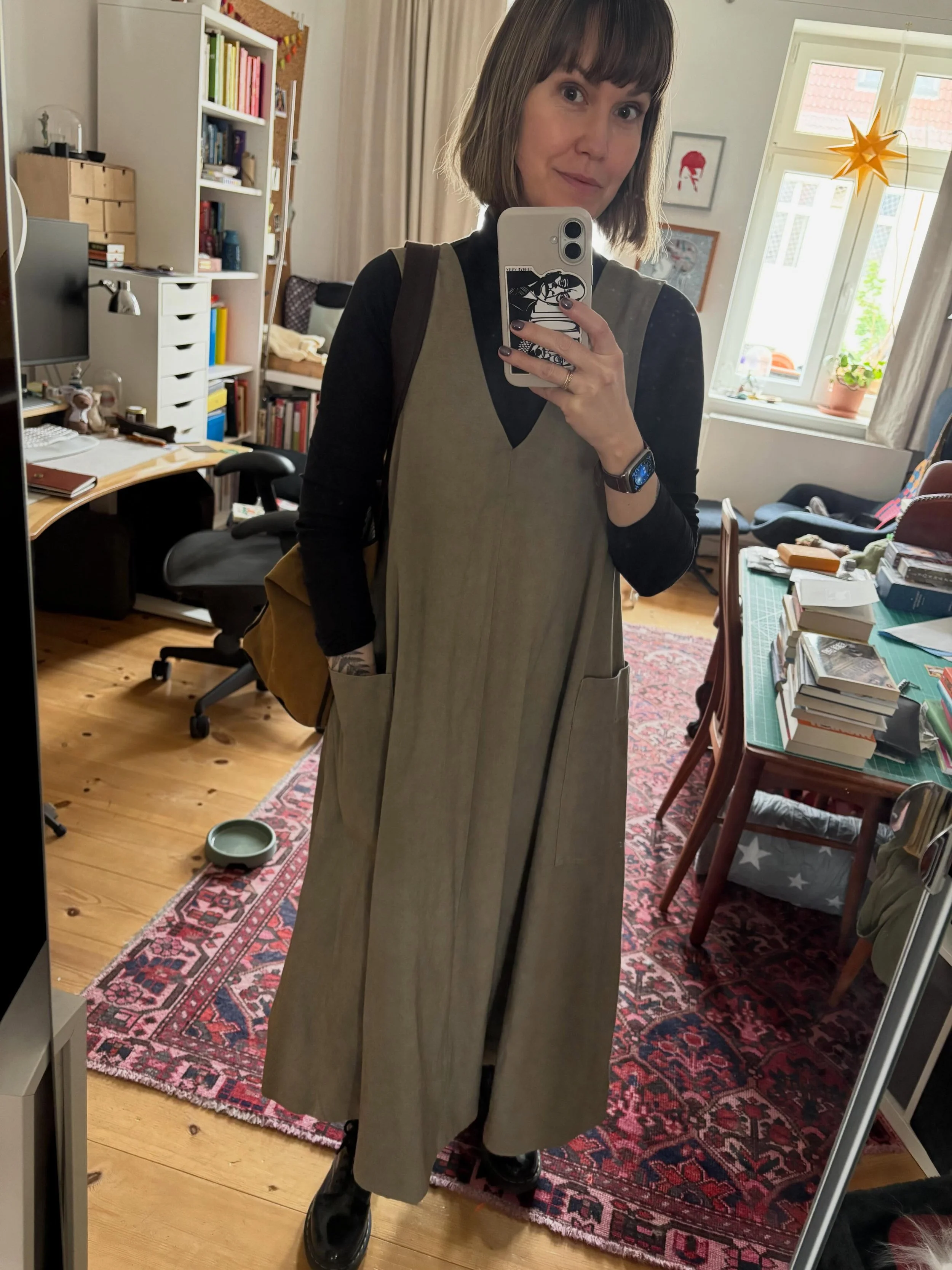 Day 9 of #memademay2026 running errands

Dress is #orapinafore slightly shortened from @soften_studio in mushroom canvas from @merchantandmills 

Most excellent #msdaytote from @modern_sewing_co in fabrics fron M+M 

Turtleneck is rtw