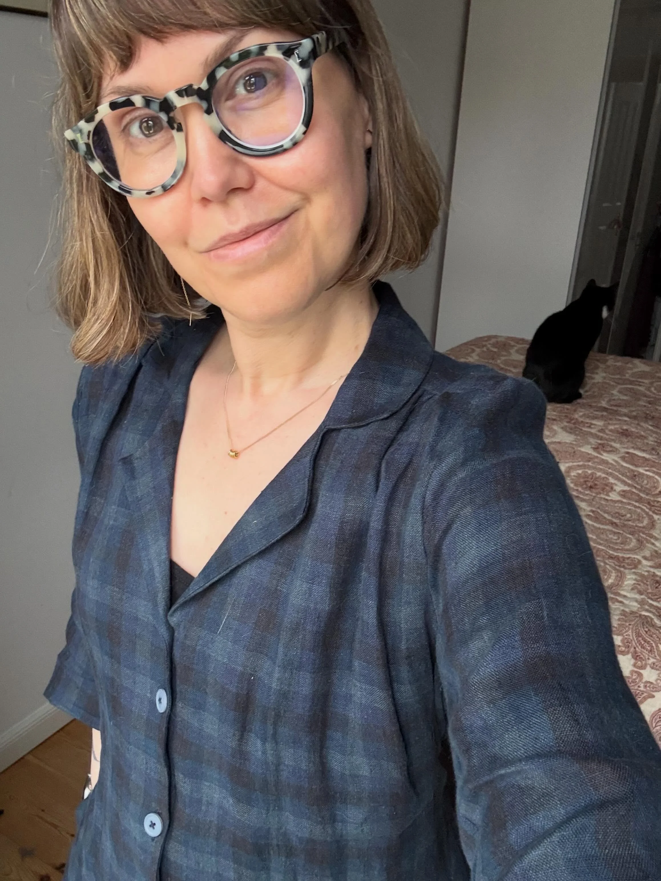 Day 11: Finally finished my @modern_sewing_co #mscelia  in linen from @merchantandmills 

Despite a chilly day, this layered up well with tights and a long stretchy tank/slip underneath and I haven&rsquo;t yet reached for a sweater. I was quite busy 