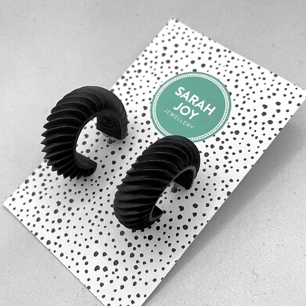 Twist Hoop Earrings 01.jpeg