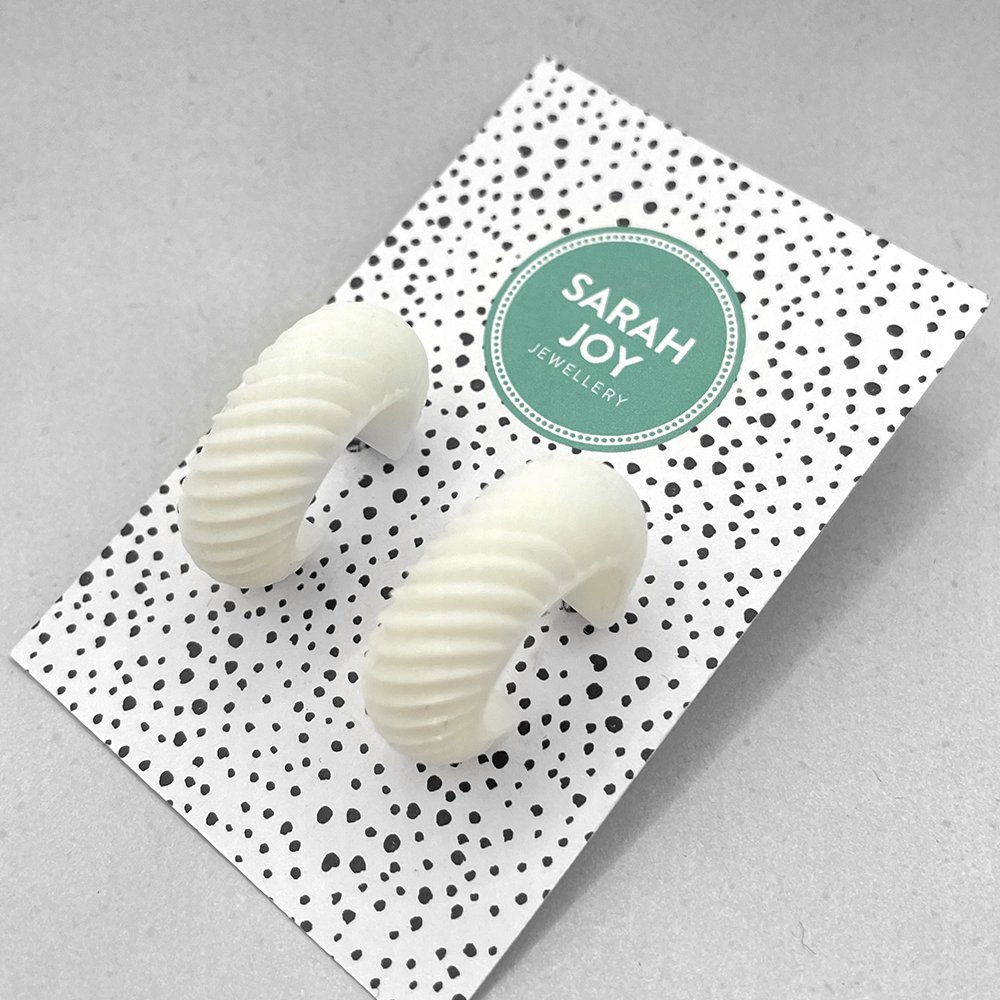 Twist Hoop Earrings 09.jpeg