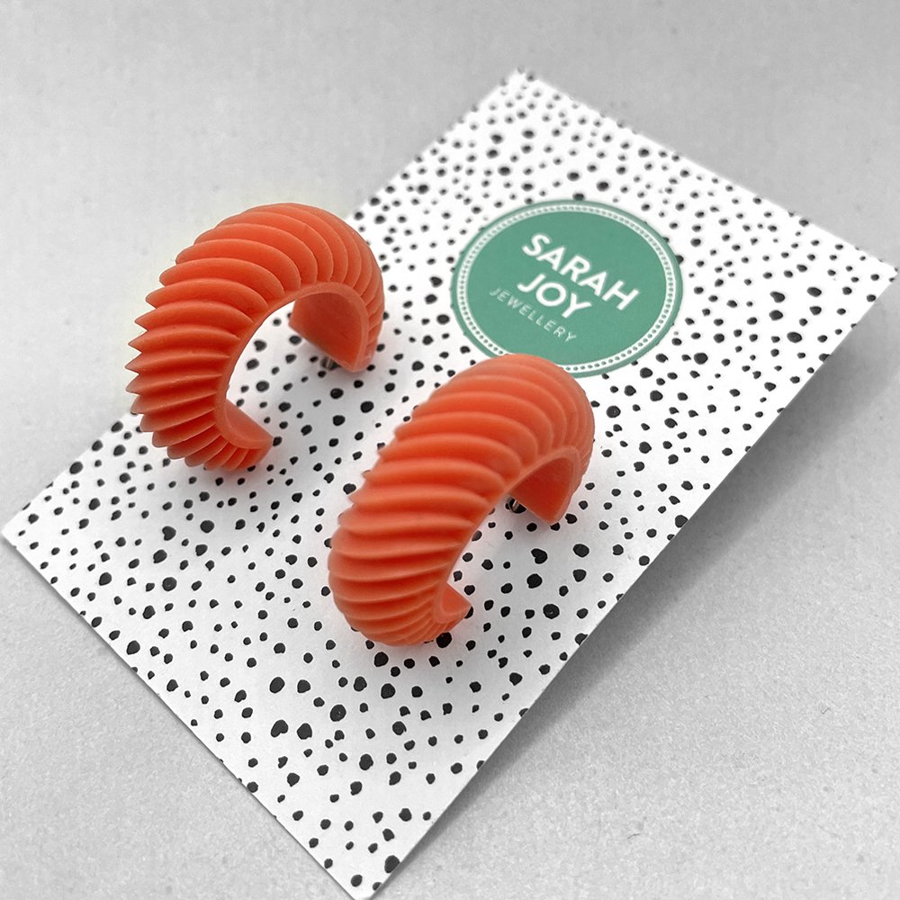 Twist Hoop Earrings 07.jpeg