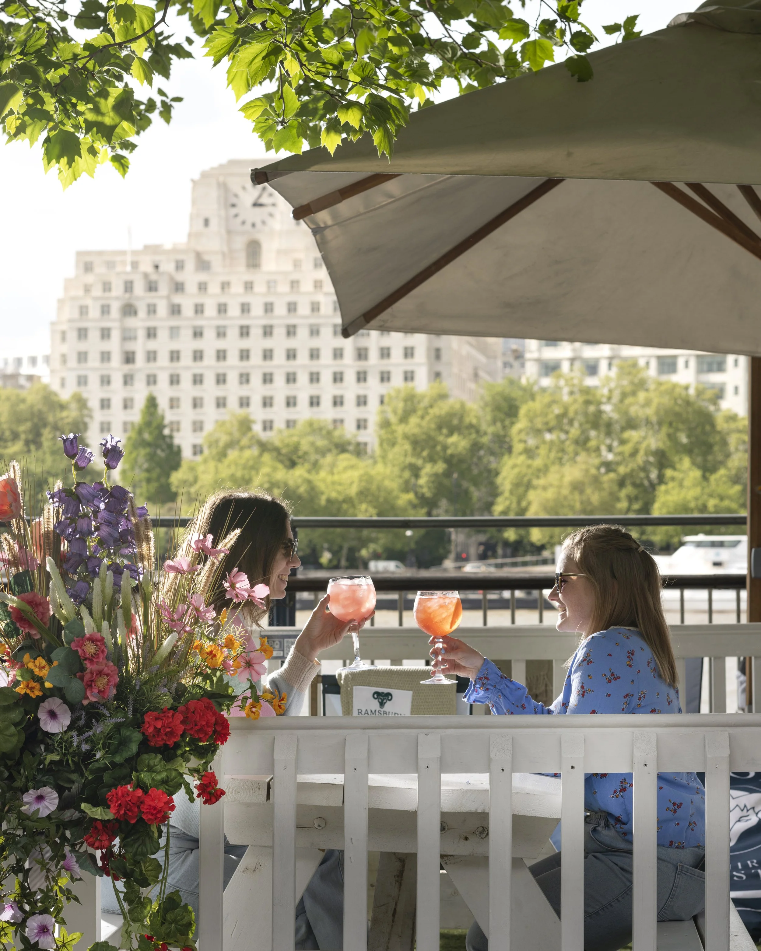 21. People and drinks riverside (3).jpg