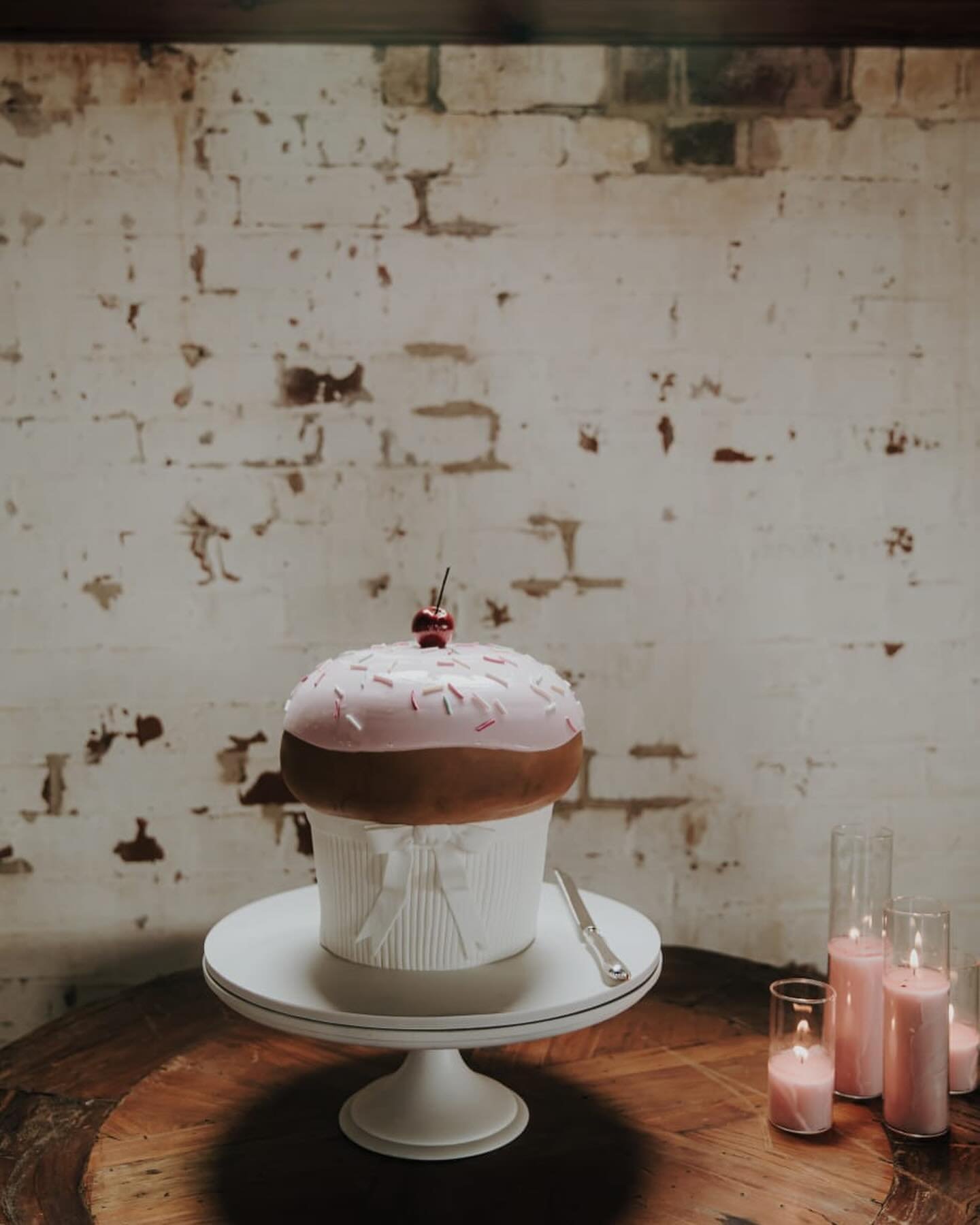 &ldquo;HelloFaye! Thank you for our wedding cake. Daina and I love it! It far exceeded our expectation of large cupcake, so much quirkier!&rdquo;

Lovely words like this make my day! And wow, what lovely shots by @angela_givney_photography 

From a s