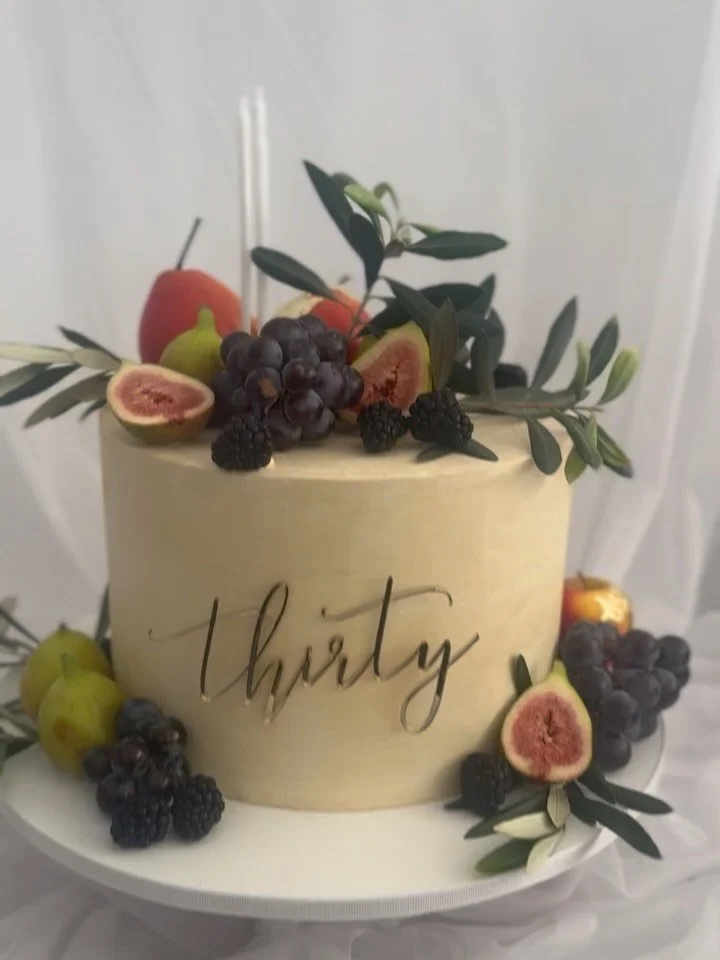 Tuscan style for a thirtieth 
Sign by @odd.onein