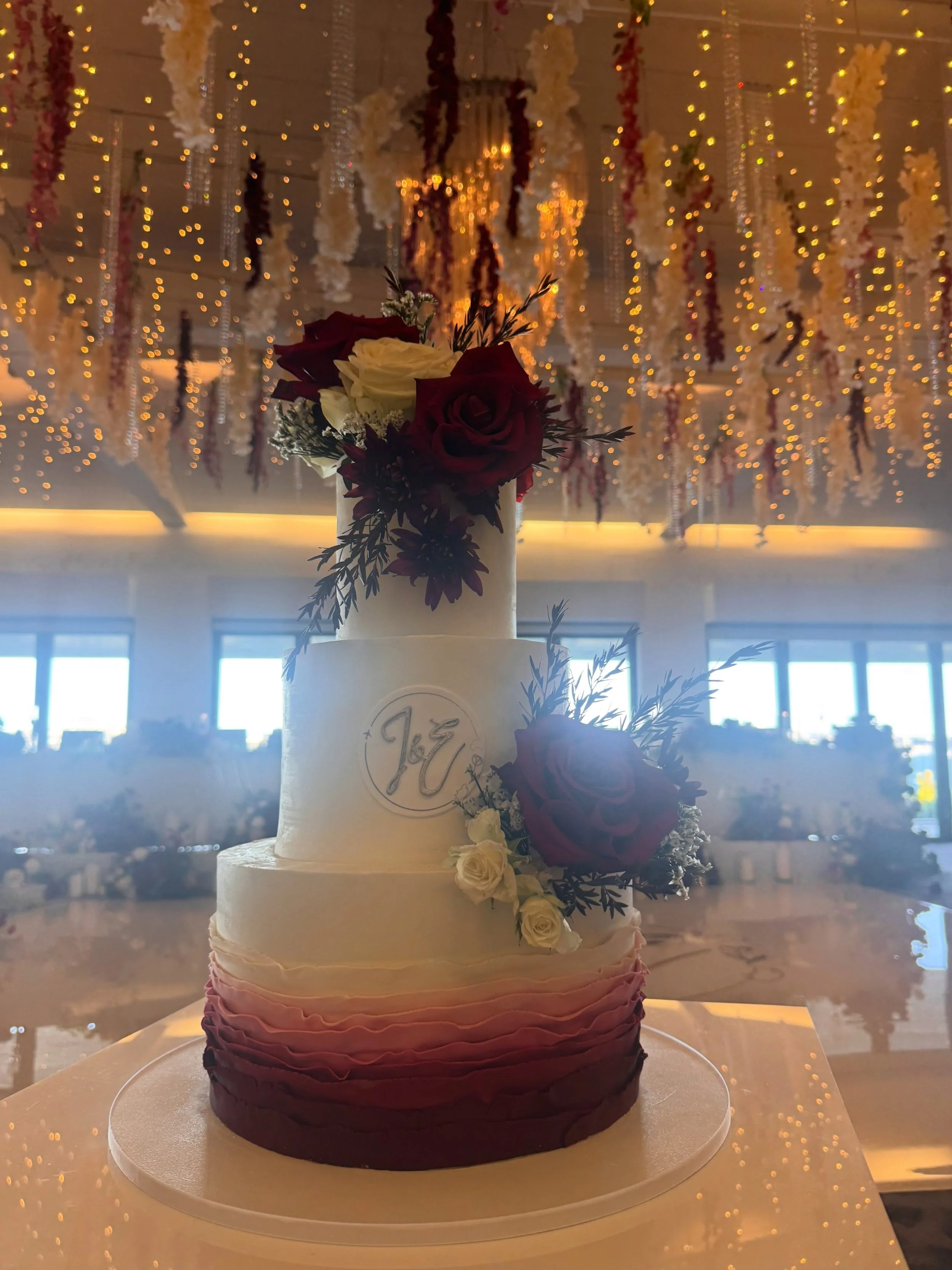 What a gorgeous setting at @sergeantsmess 
The most perfect winter day, gorgeous styling and views 
Congratulations J+E
Chocolate Madeira cake with chocolate cr&egrave;me ganache 
Marble swirl cake with affogato ganache and cocoa nibs
Both becoming f