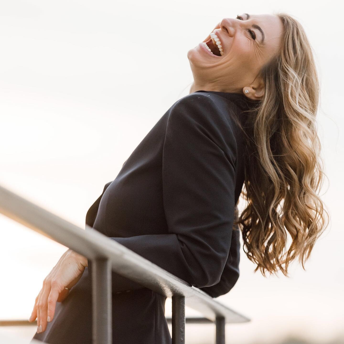 If you want to feel better fast, laugh 😂

That&rsquo;s it. That&rsquo;s the post 😘

Just kidding!

Pleasure Challenge: BONUS DAY 🥰🥰

The science of laughter supports its role in two main areas: building social cohesion and reducing pain. 

In lab