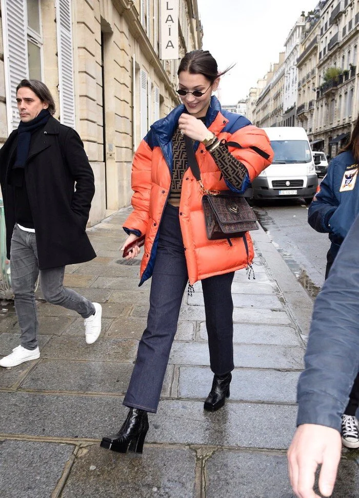 6 Gorgeous End-of-Winter Outfits That Still Don’t Even Come Close To Cameron Diaz’s Cozy Knit House-fit In The Holiday