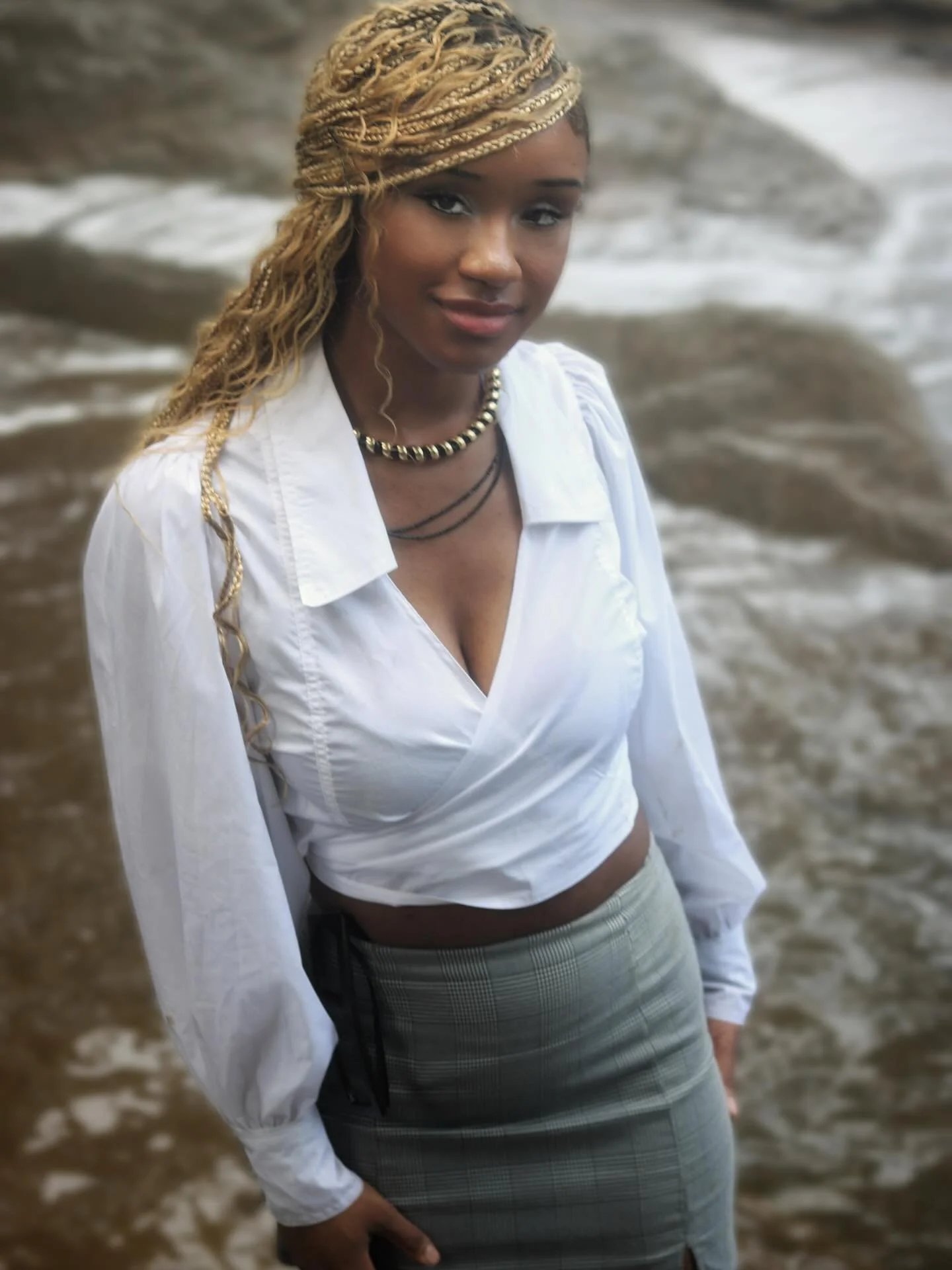 #photographer #photography #atlantaphotographer #atlanta #portraitphotography ##photoofday #chattahoochieriver #model #river #nature