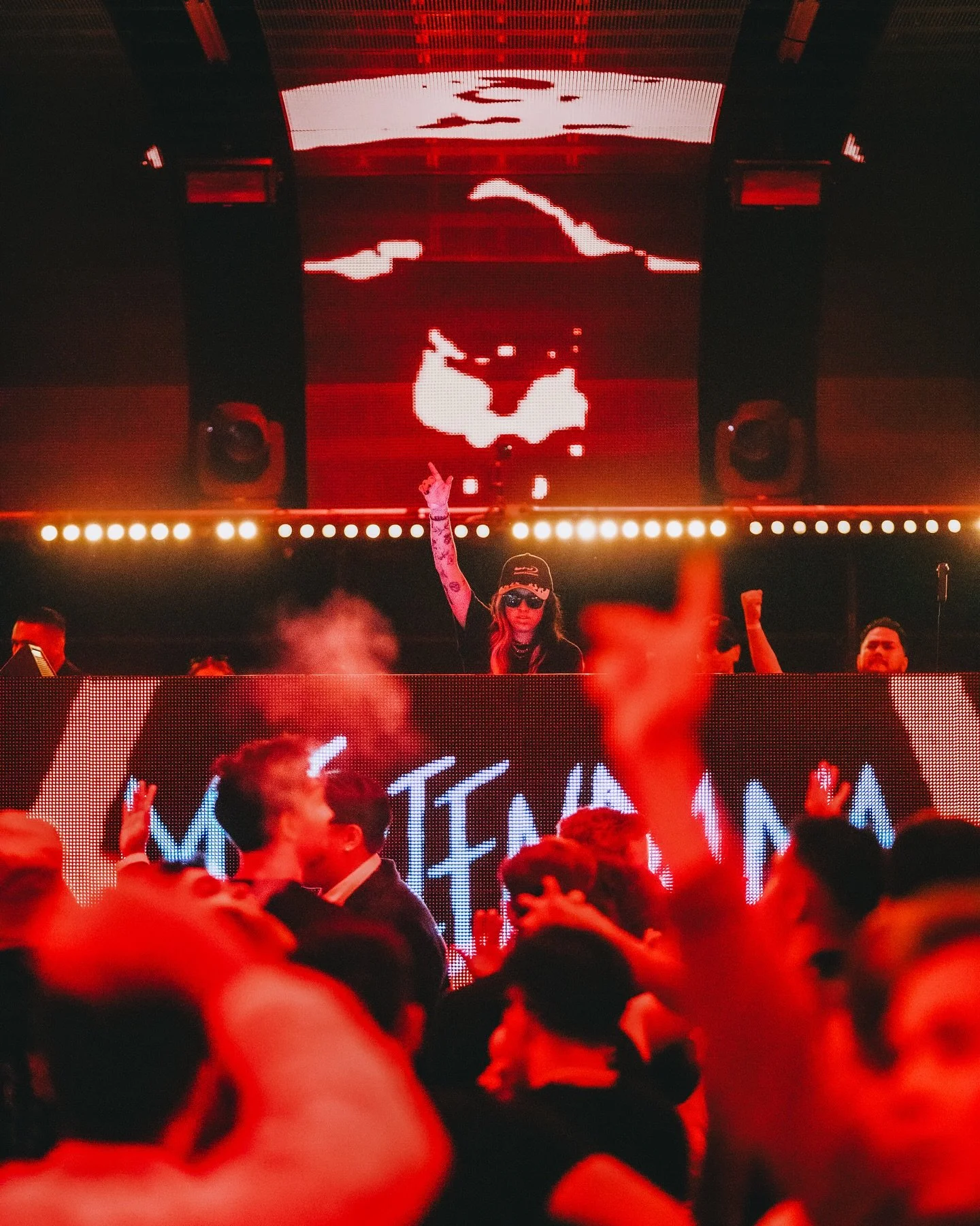 such an honor to close out @academy__la for the OG @flosstradamus 

much love to everyone who stayed until the very last minute and kept it goin with me ❤️&zwj;🔥