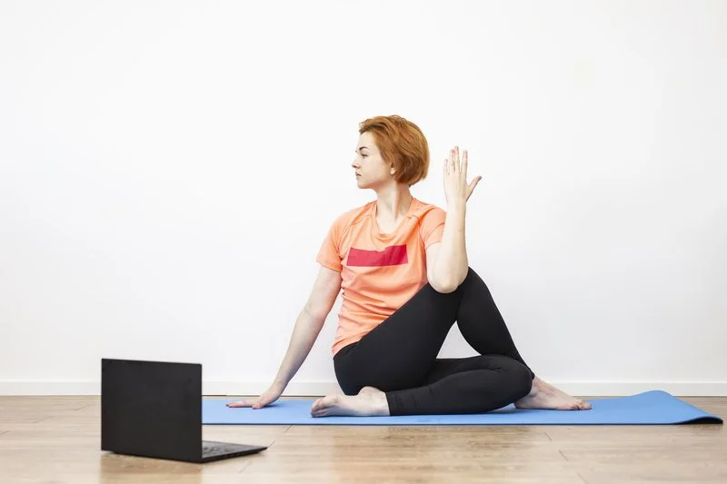 seated twist online dreamstime_s_177252558.jpg