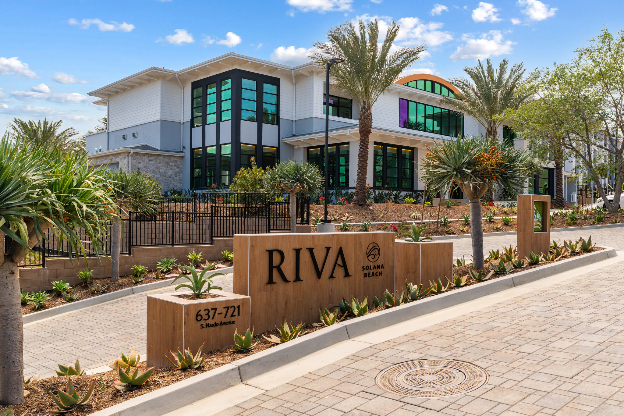 riva-solana-beach-ca-building-photo (1).png