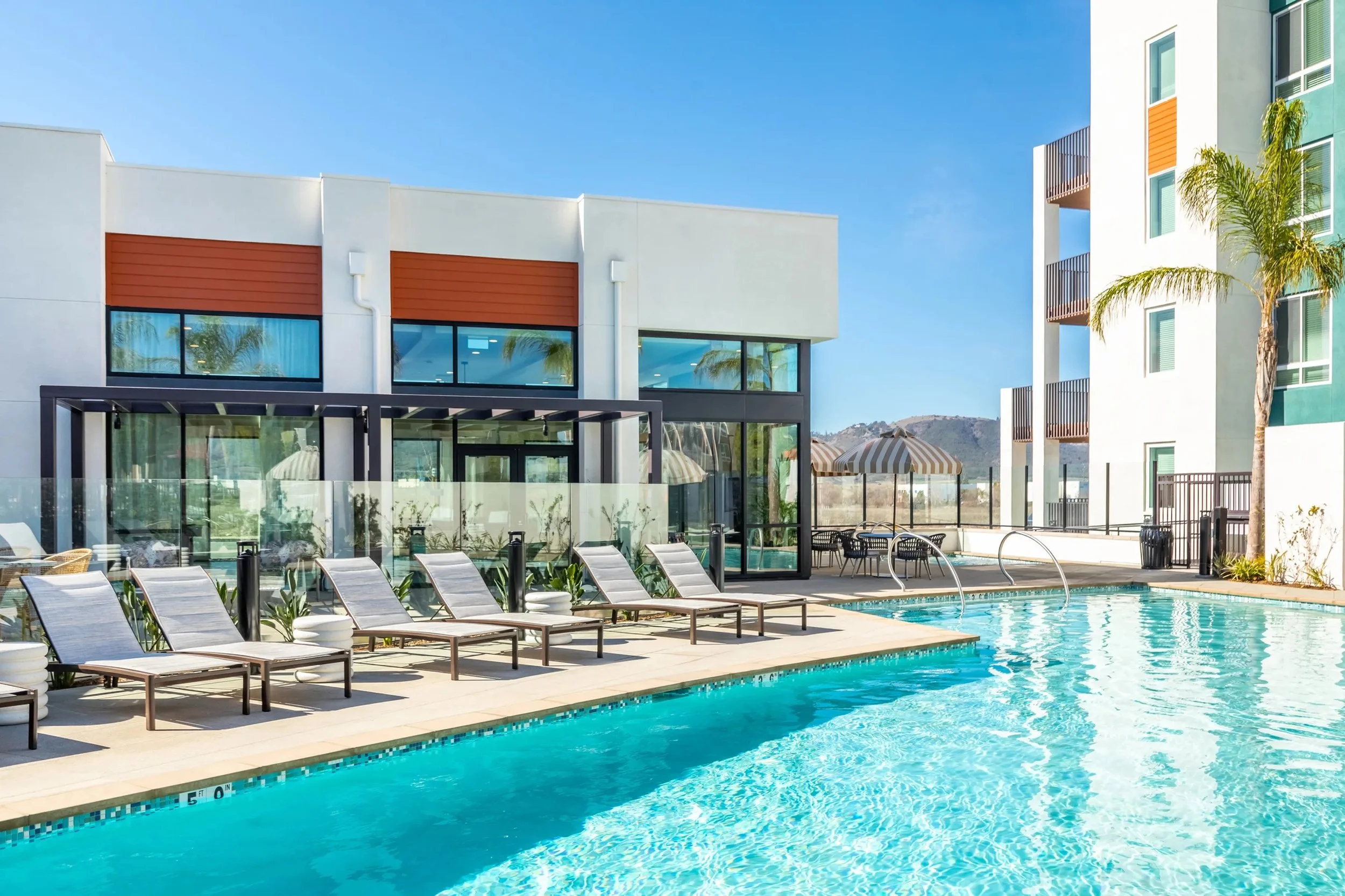 Daytime Pool 2.jpg