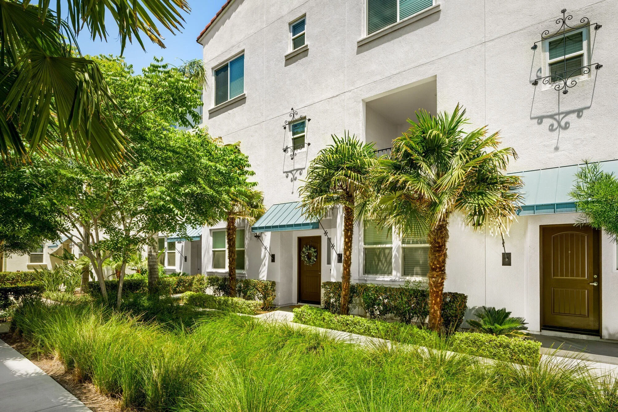 Exterior 7.jpg