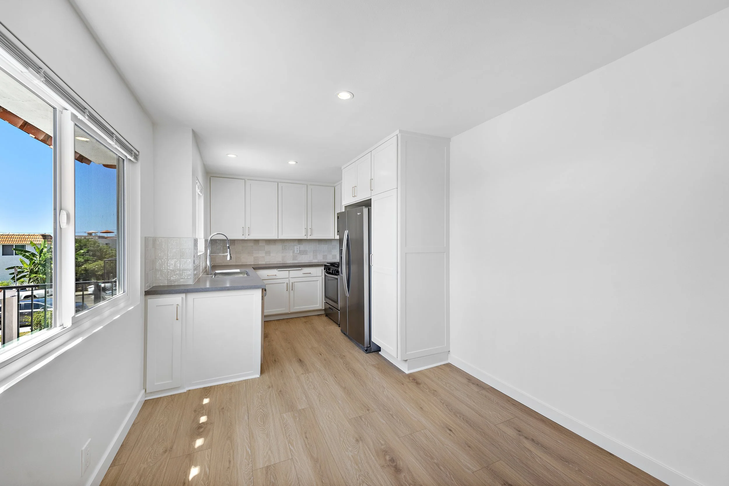 223 Ave Victoria B (6).jpg