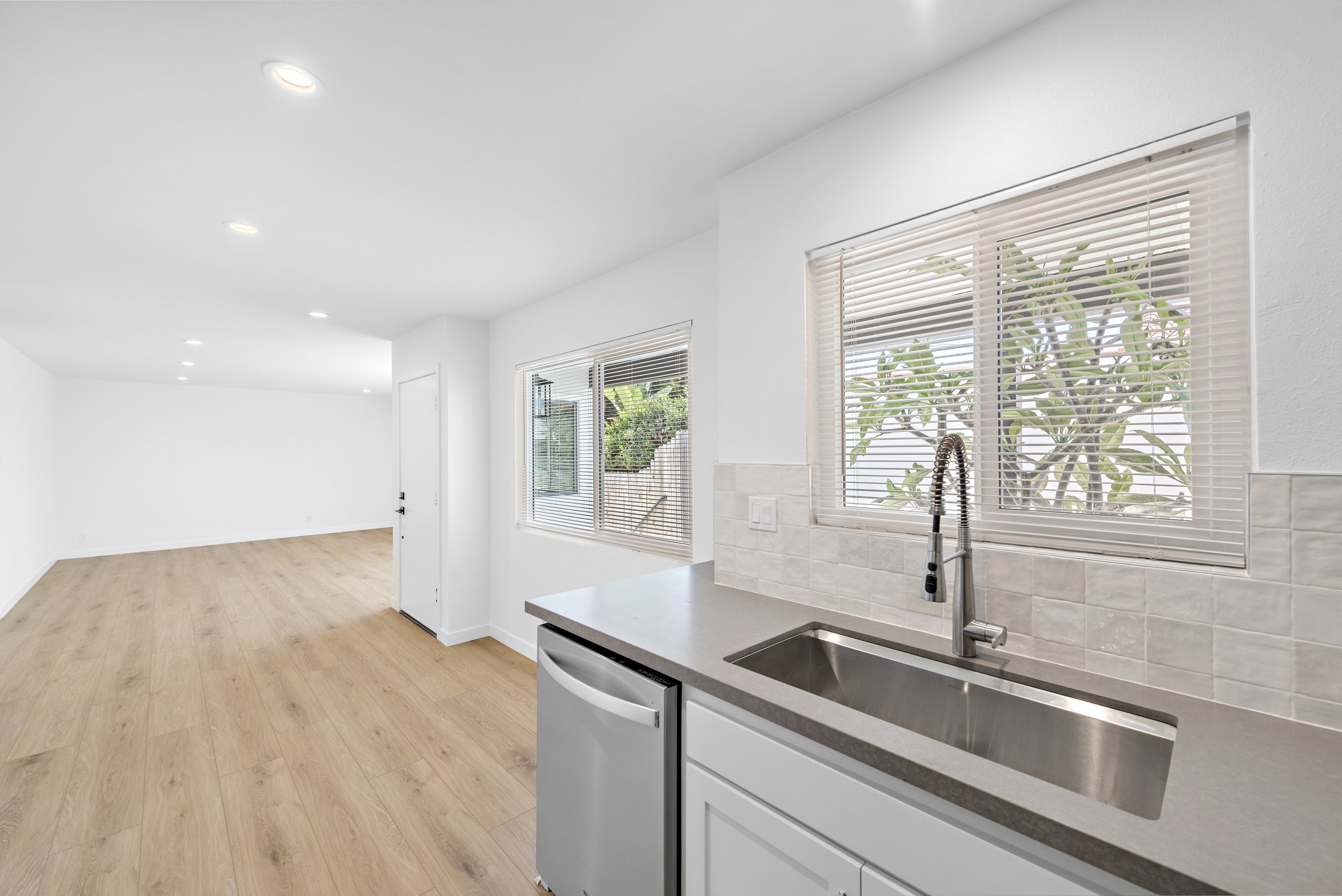 223 Ave Victoria A (8).jpg