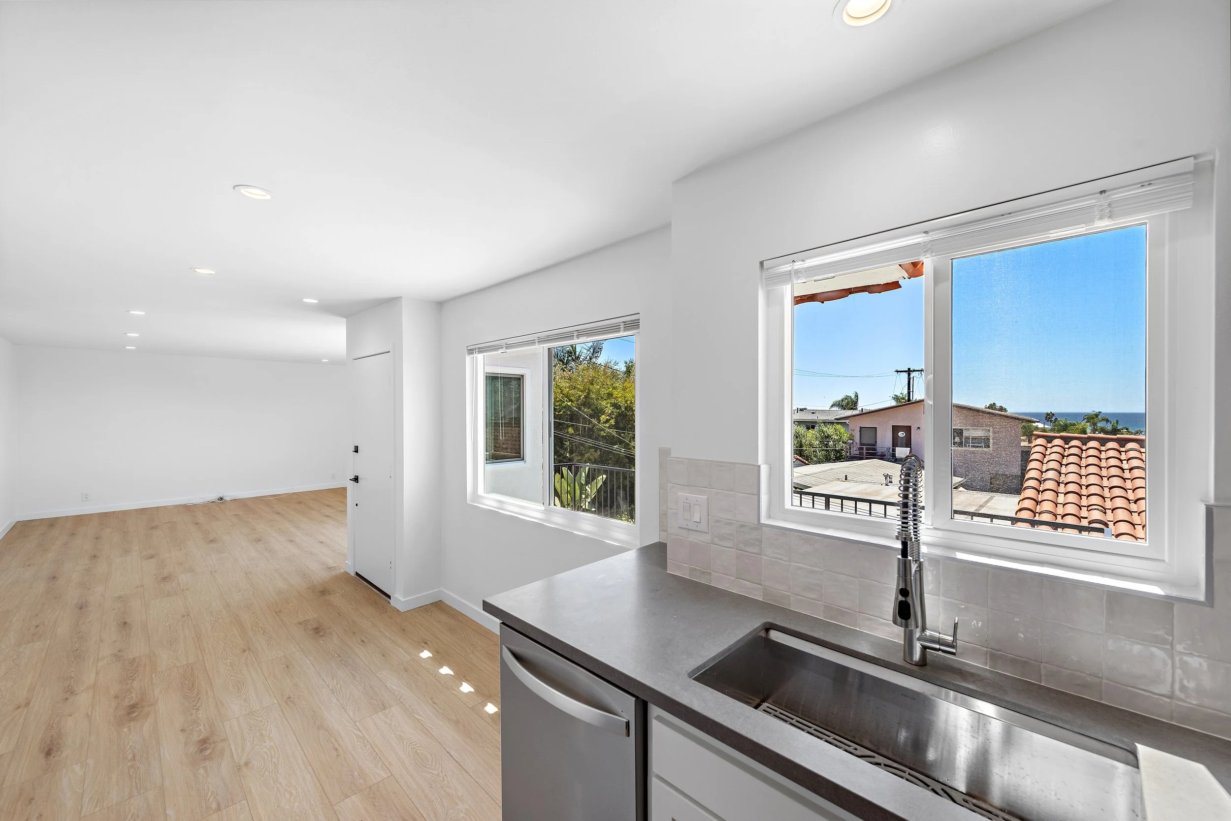 223 Ave Victoria B (8).jpg