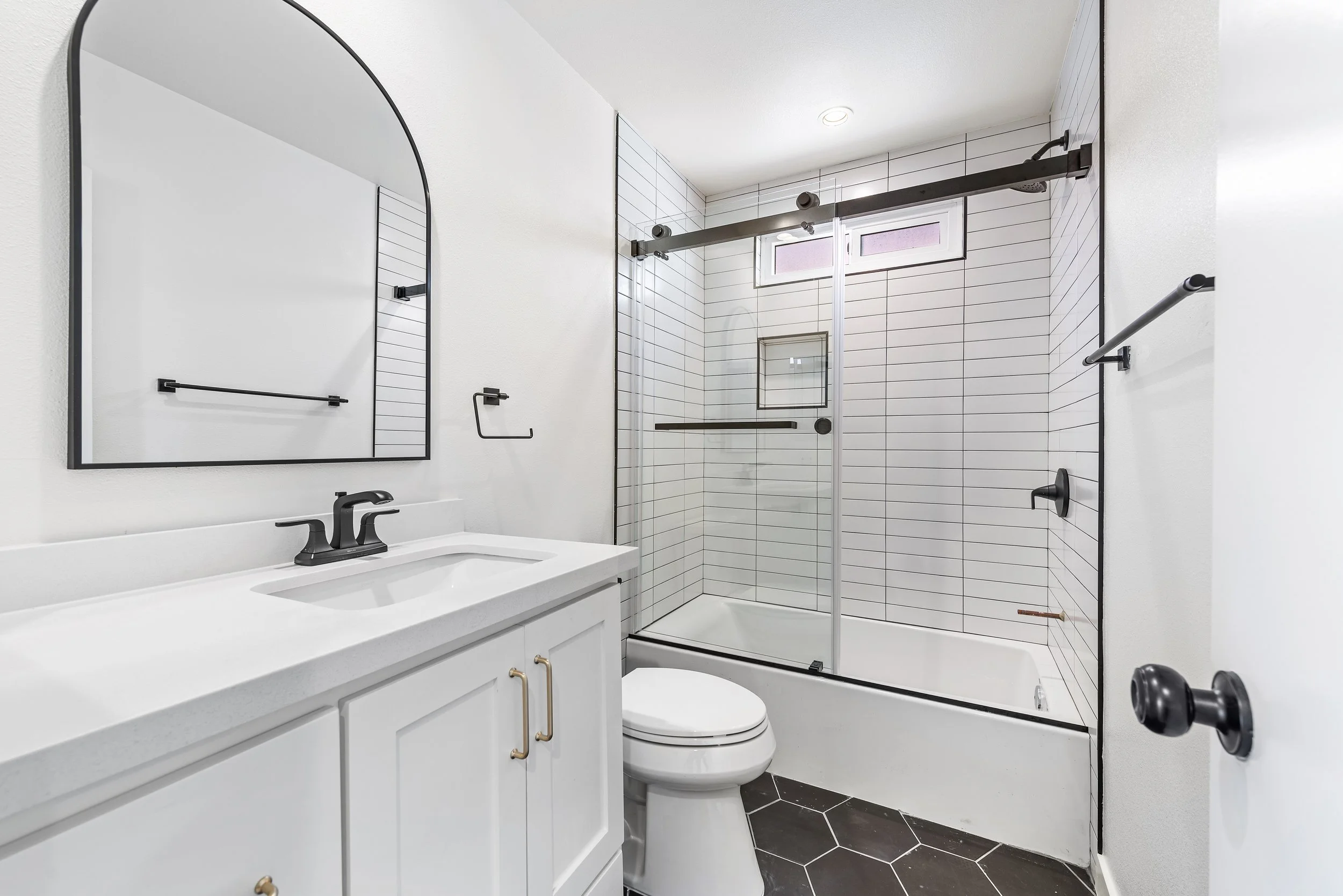 223 Ave Victoria (13).jpg