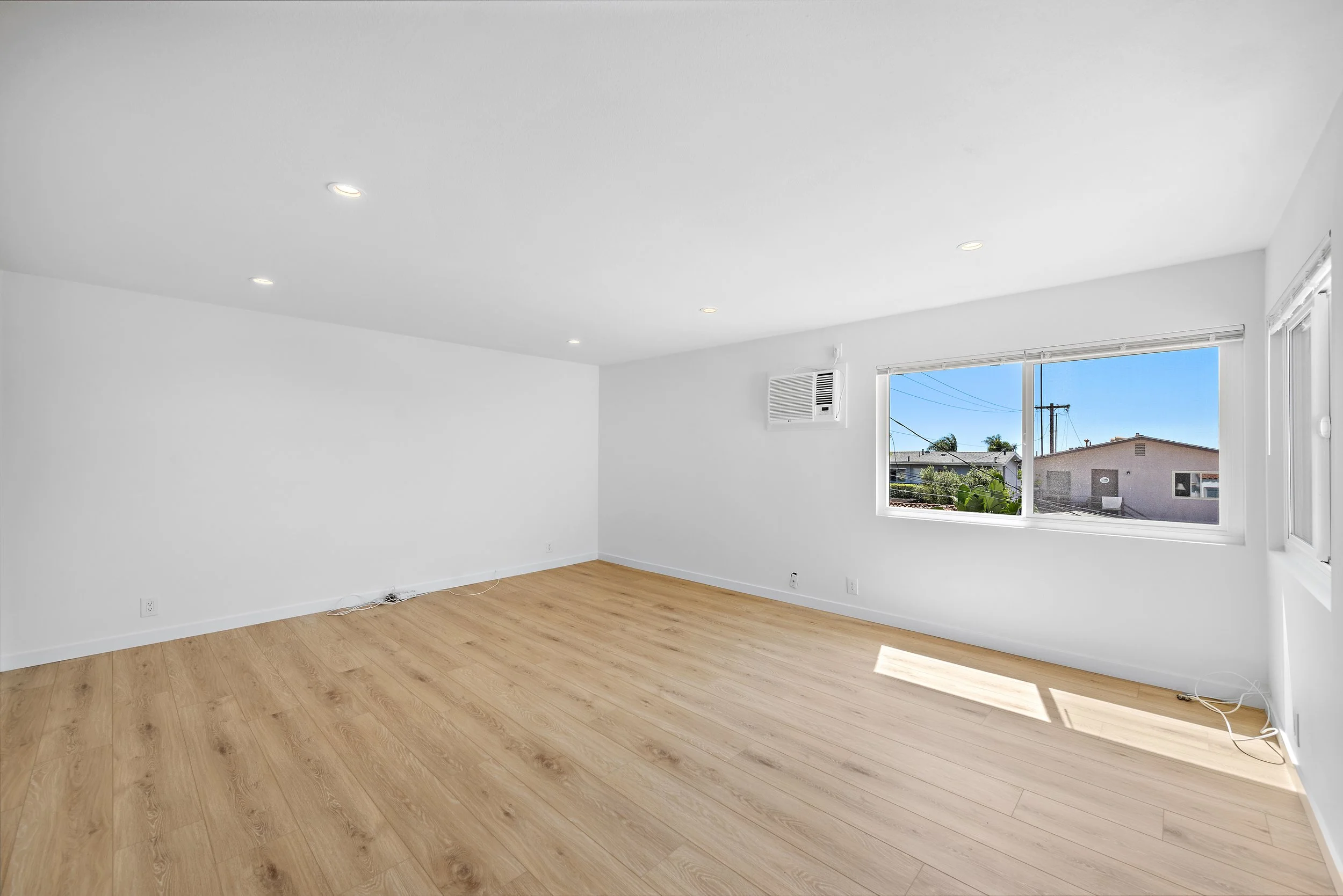 223 Ave Victoria B (1).jpg