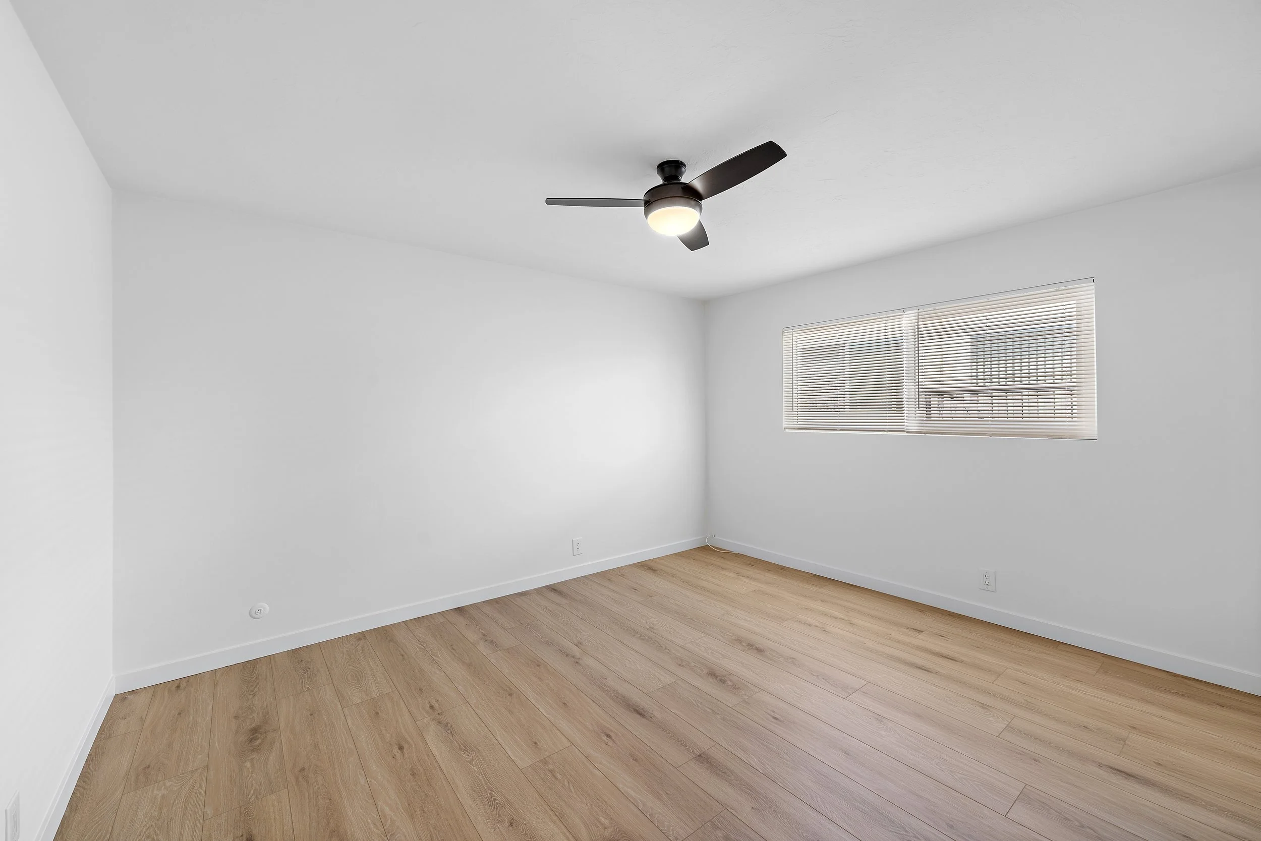 223 Ave Victoria B (12).jpg