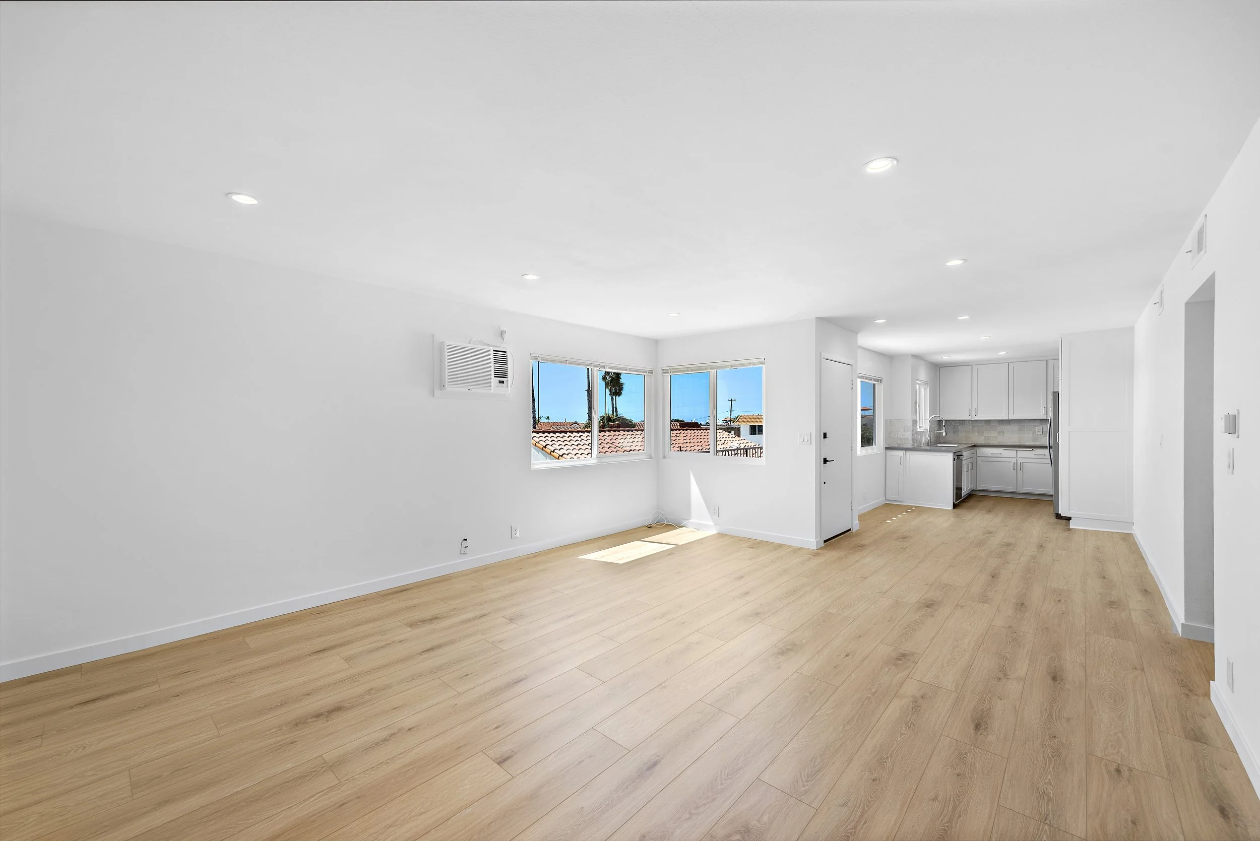 223 Ave Victoria B (2).jpg