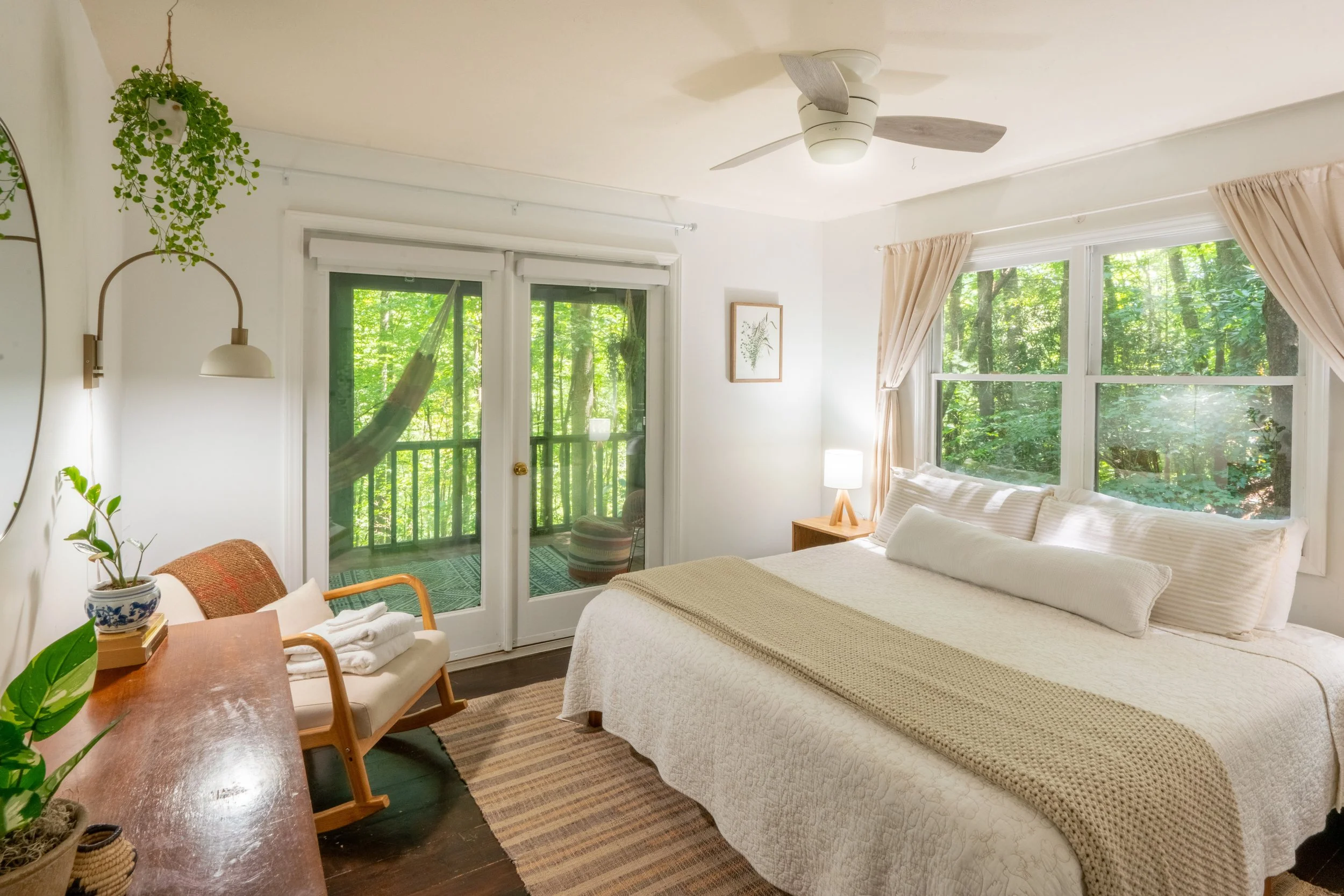 Calming Tree House – Asheville, North Carolina