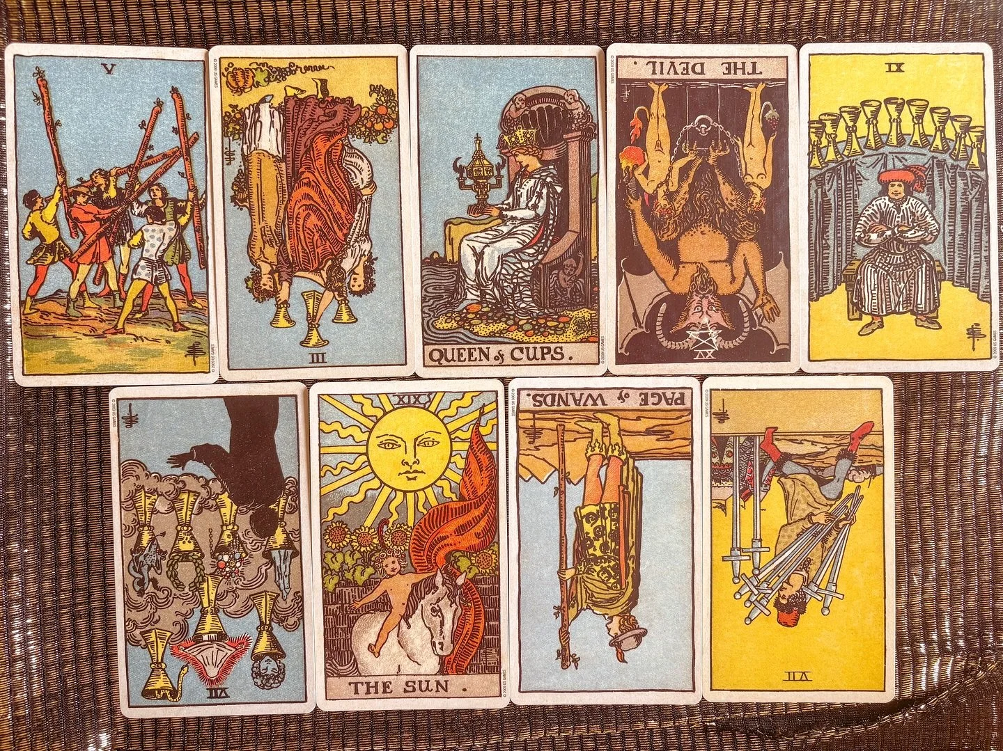&ldquo;June 2025&rdquo; This month looks like a lot of competition, conflict, and trials, so let&rsquo;s look into how we can best swim through them. A lot of us are swimming this month btw, in our emotions, and letting our hearts lead us.

#tarot #t