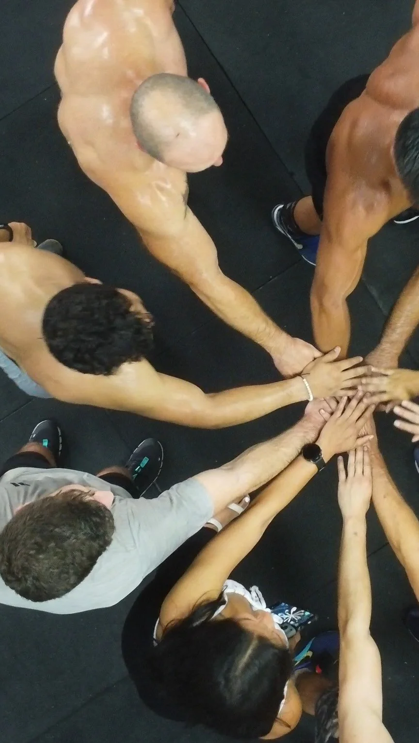 It's a whole lot easier doing it together
#together #communtiy #fitness #crossfit #glebe #training #groupfitness #teamwork