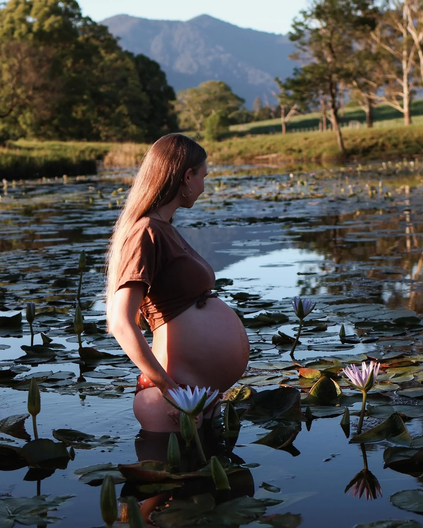 In full bloom 🪷 

Captured by dearest sister Lou in the afternoon glow @soulfulbushphotography @seasonsofshakti 💗