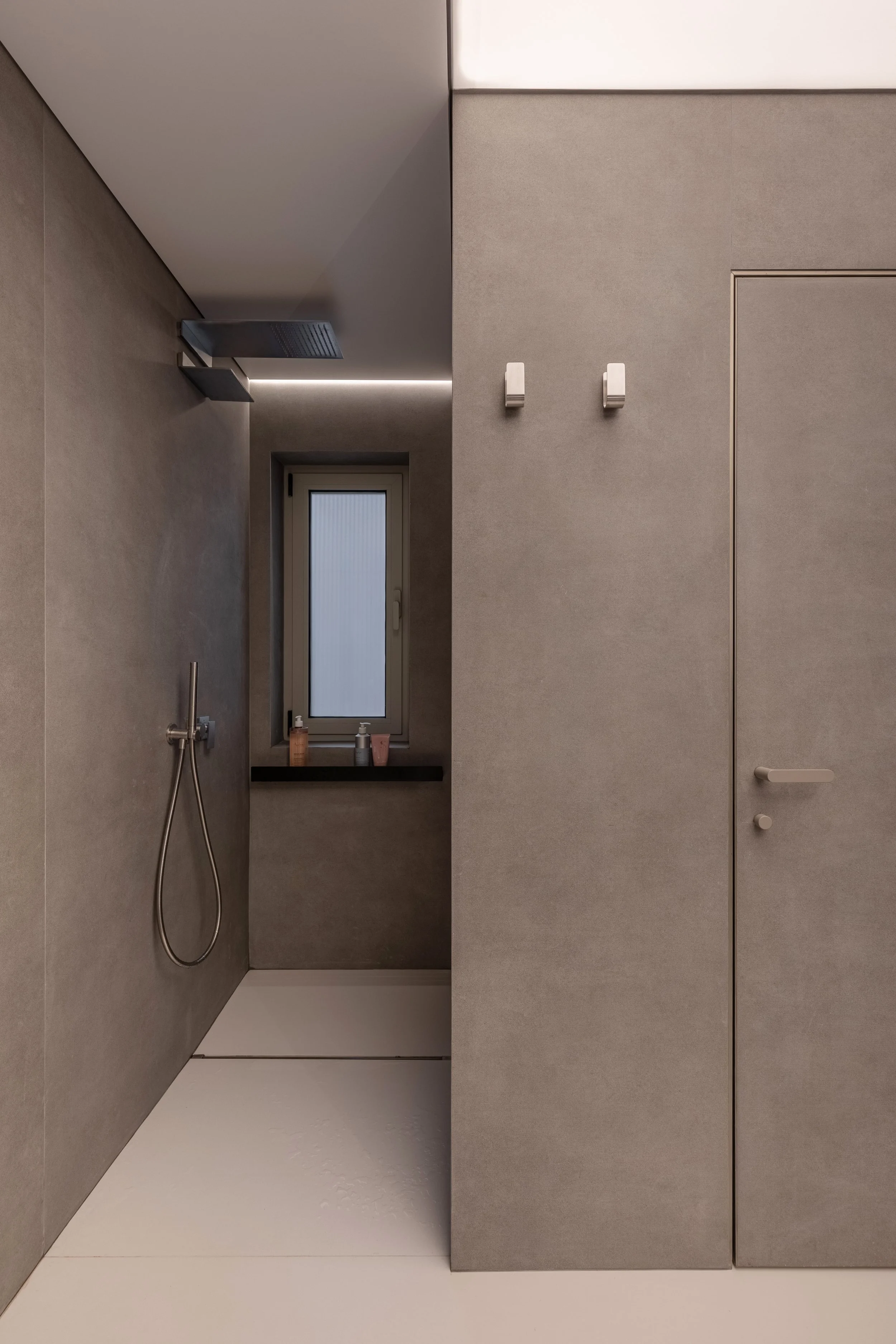 design_interior_baie_matrimoniala_dorobanti_1.jpg