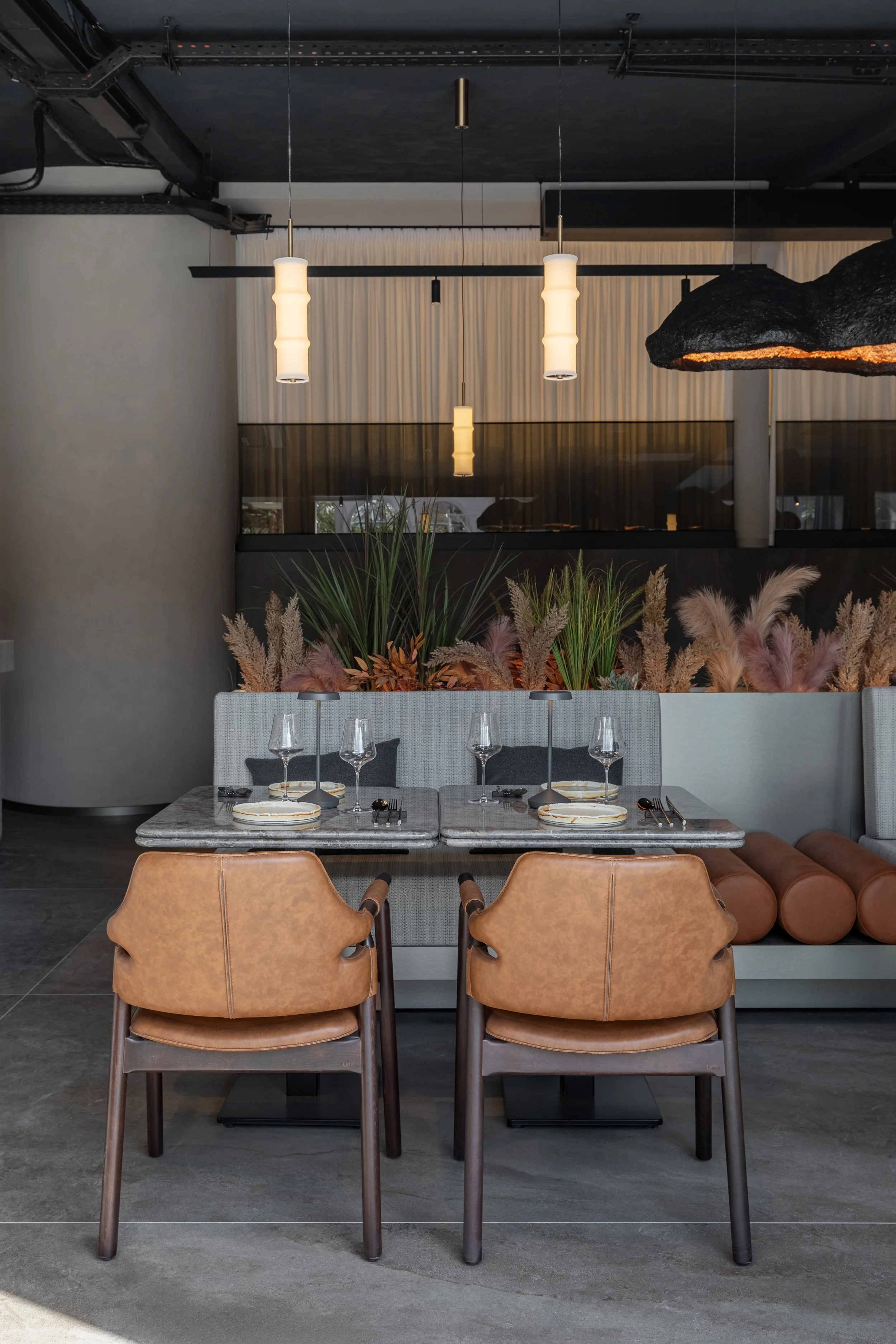 amenajare design interior restaurant aura herastrau pure-mess design