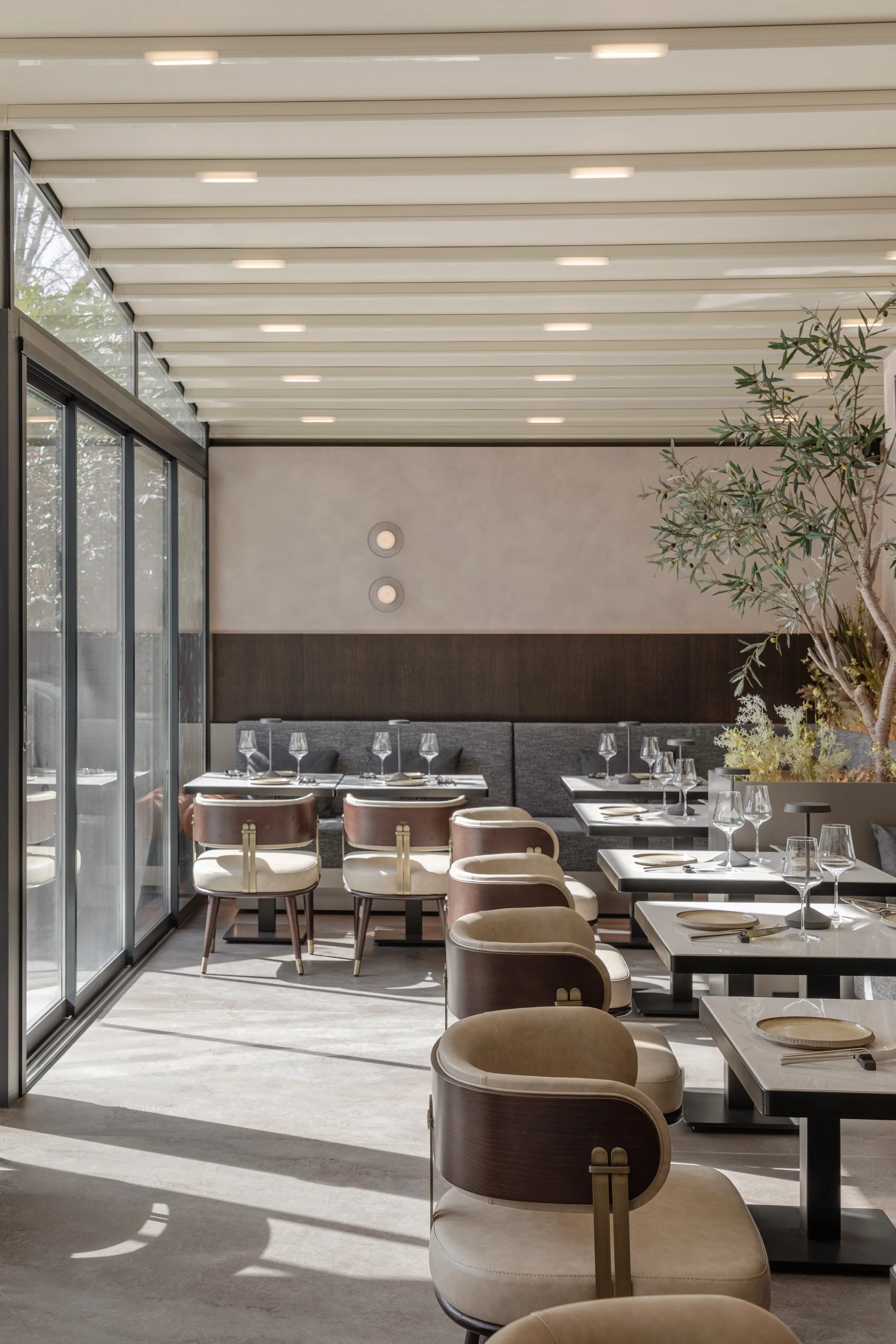 amenajare design interior restaurant aura nordul capitalei pure-mess design