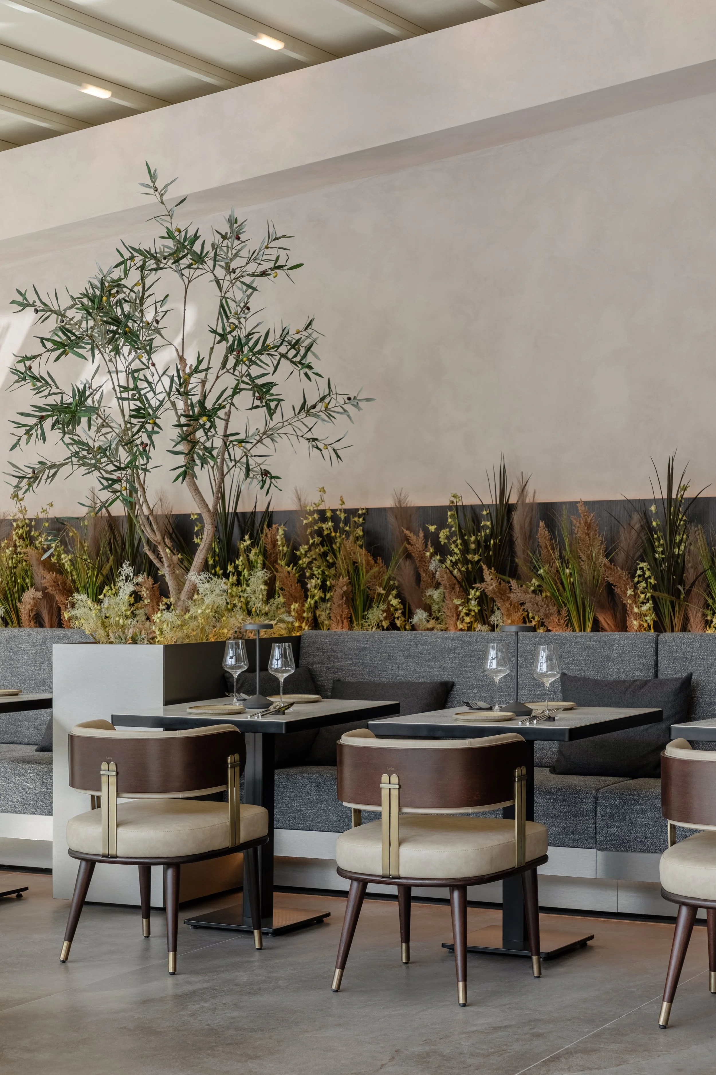 amenajare design interior restaurant aura nordul capitalei pure-mess design