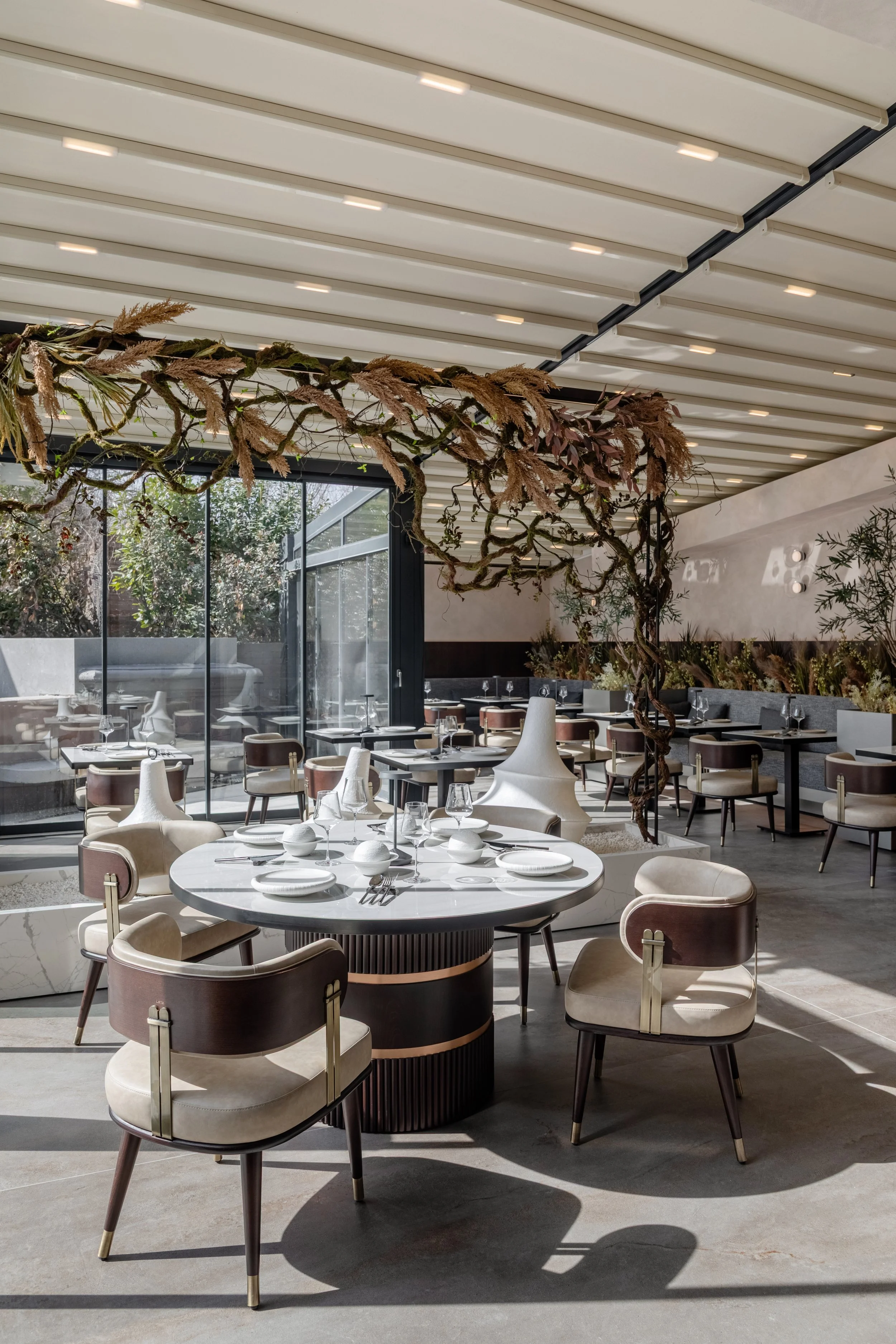 amenajare design interior restaurant aura nordul capitalei pure-mess design