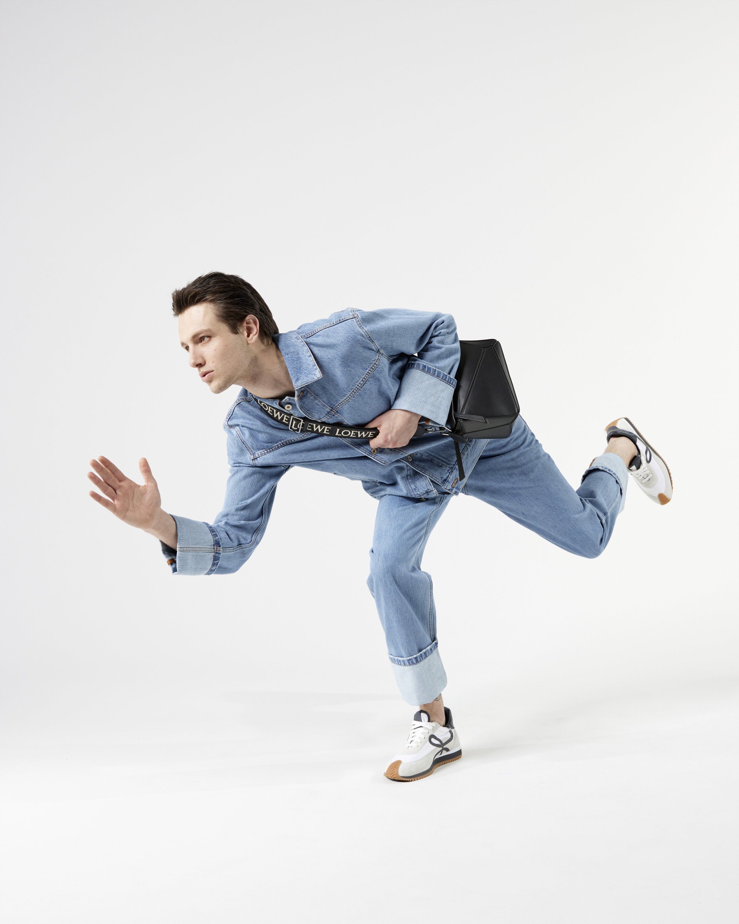 Loewe_02132 - POST 2.jpg