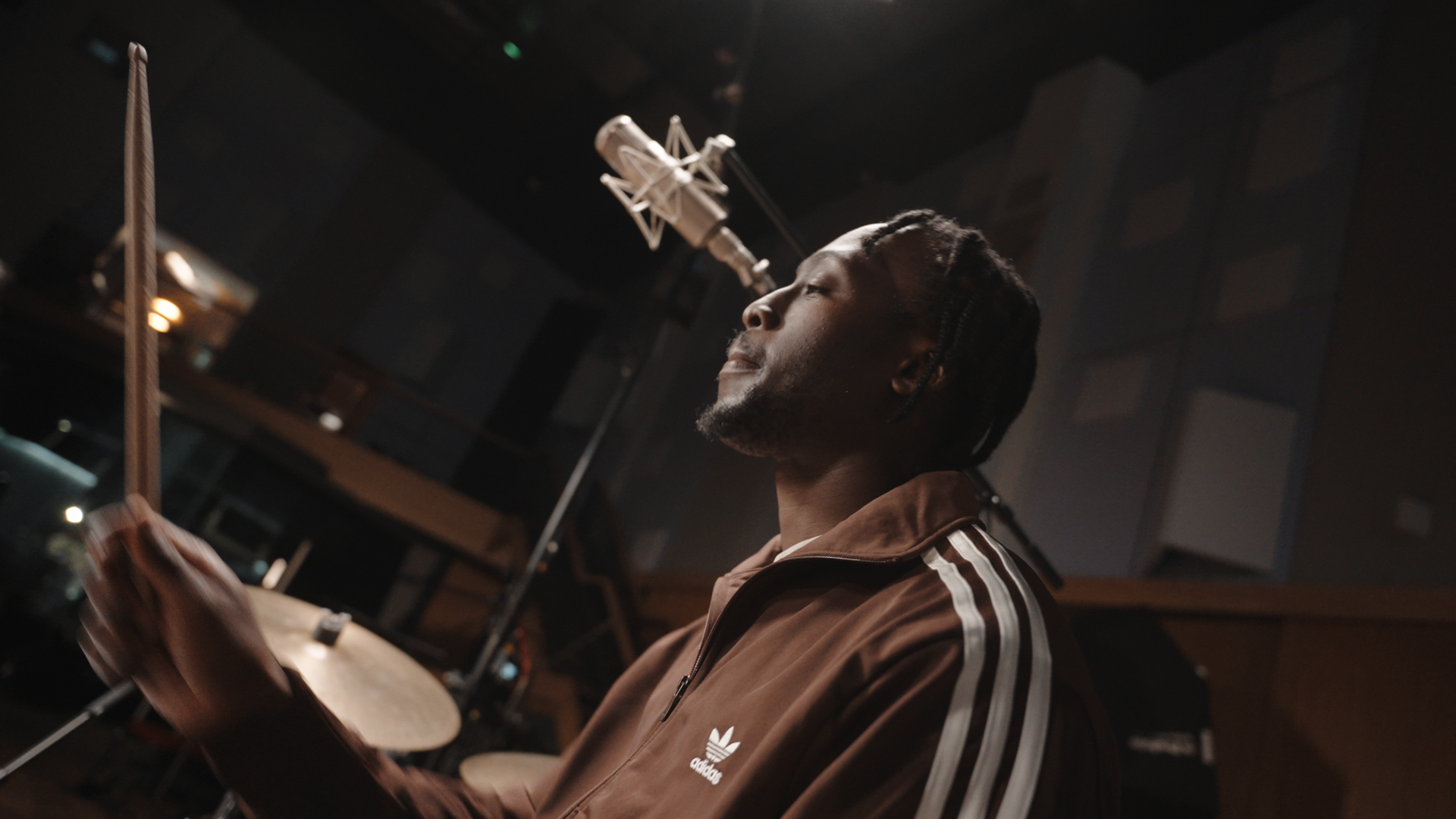 HD FRAMES.00_00_37_15.Still014.png