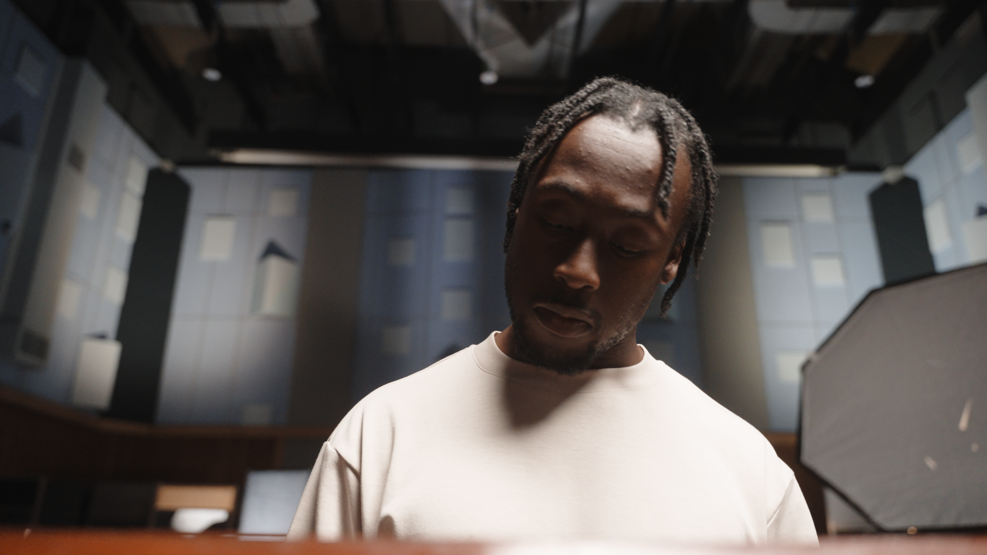 HD FRAMES.00_02_57_20.Still034.png