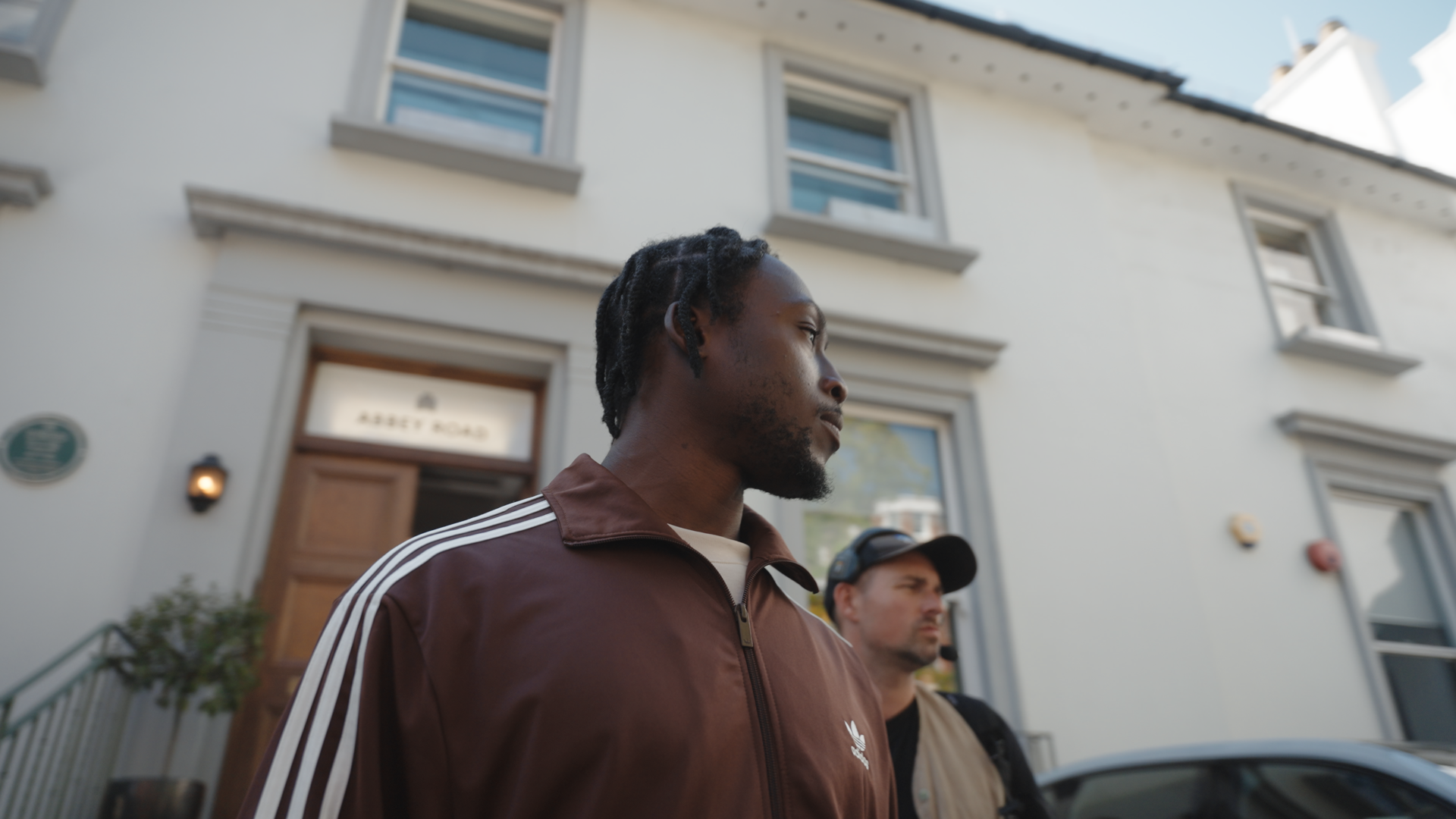 HD FRAMES.00_00_06_10.Still004.png