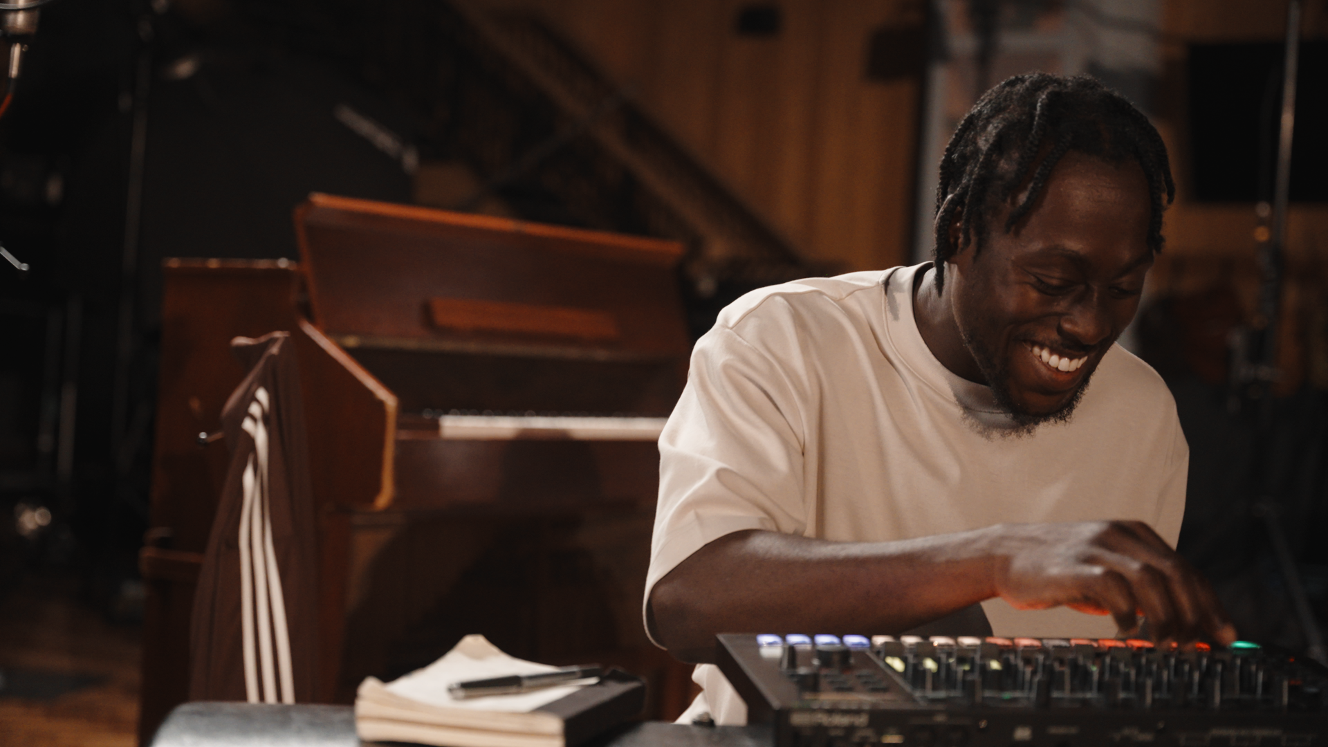 HD FRAMES.00_03_29_13.Still039.png