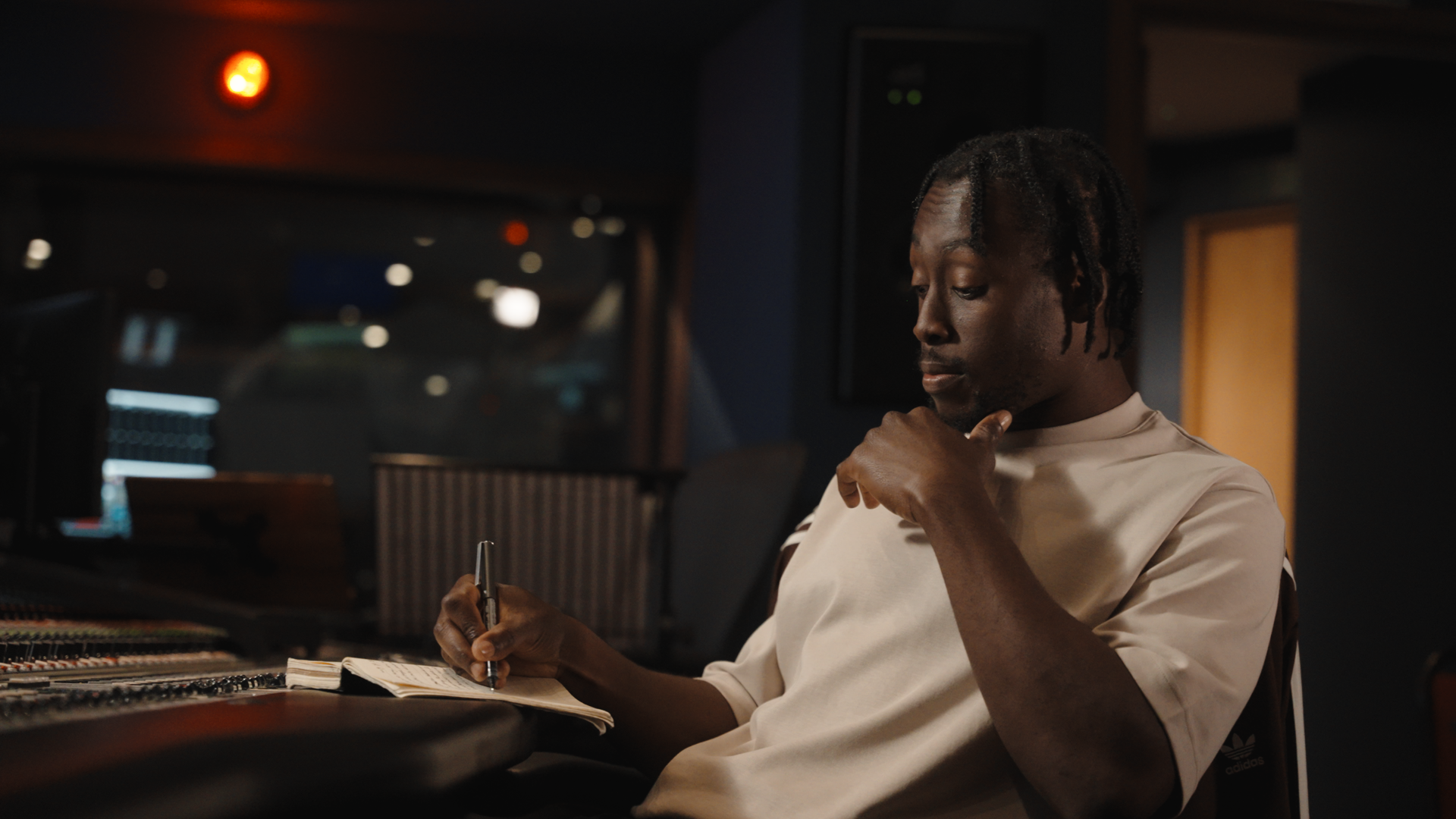 HD FRAMES.00_04_12_11.Still043.png