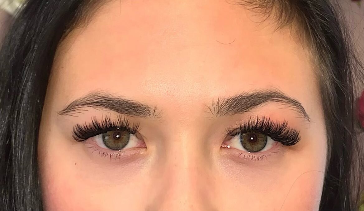 Check out Andreas volume set! She is killing it in the lash world😍
Her books are open! She has fullset openings before thanksgiving!